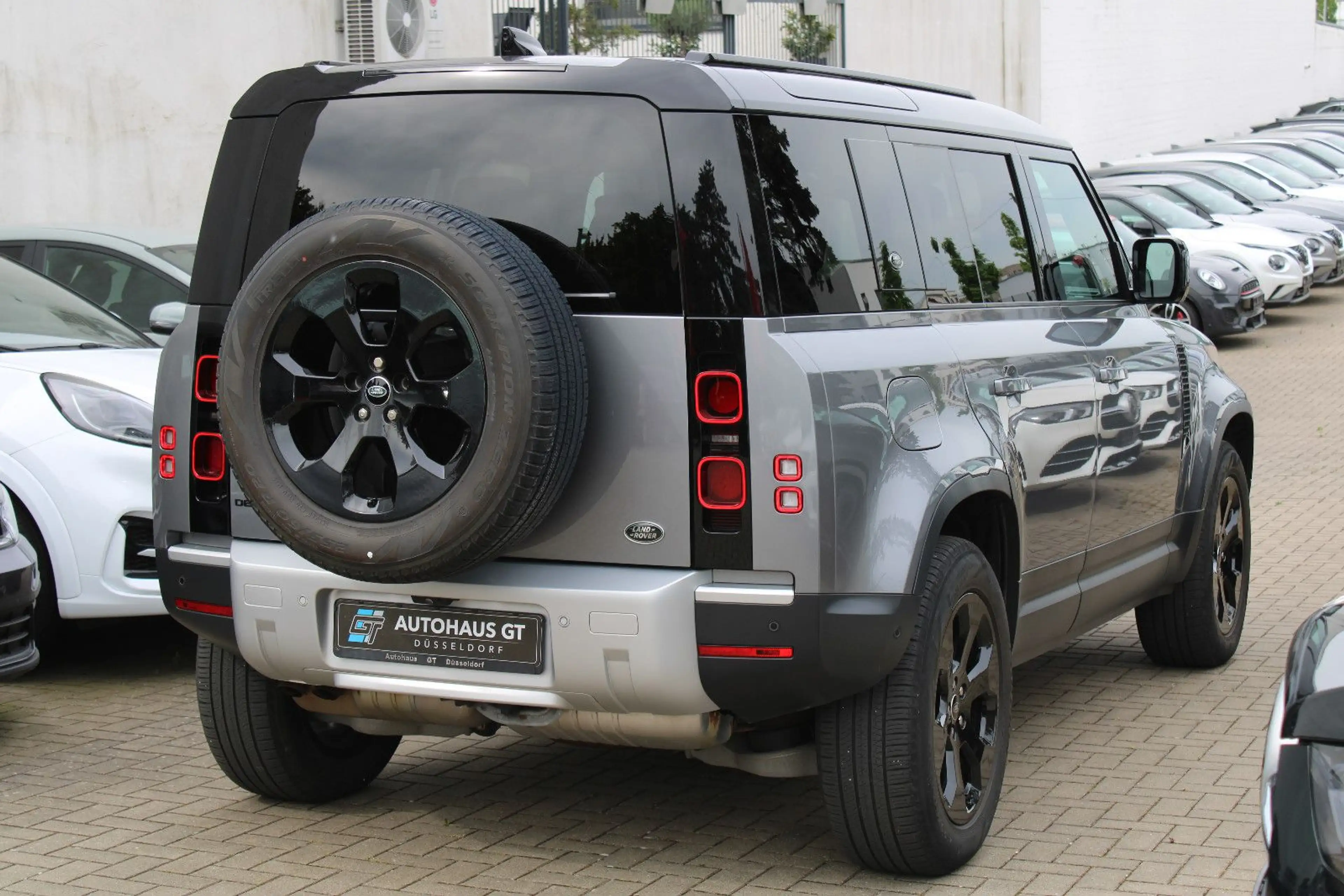 Land Rover Defender 110 D300 HSE/Black Edit/Vollausstattung — photo 7