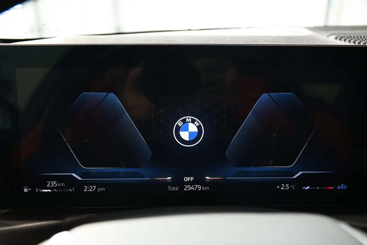 BMW 3 Series снимка BMW 3 Series