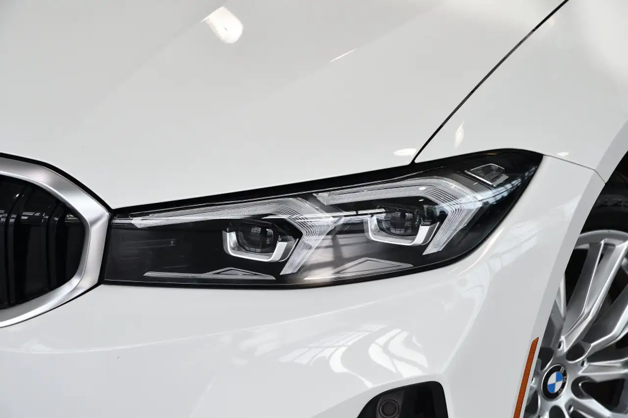 BMW 3 Series снимка BMW 3 Series