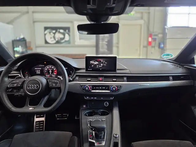 Audi RS5 view 24
