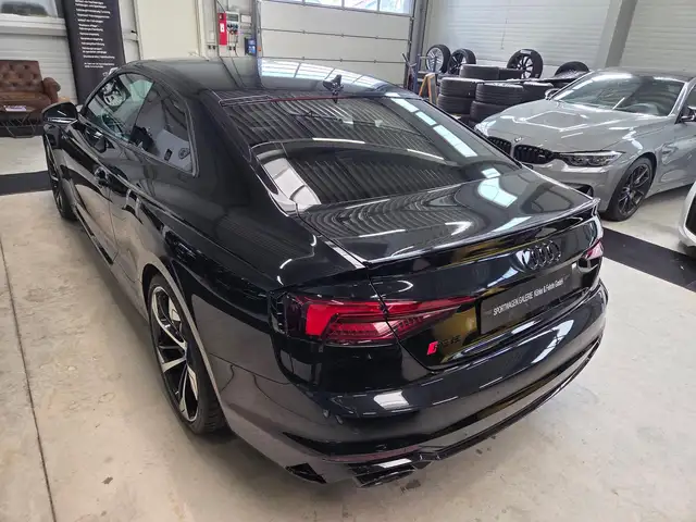 Audi RS5 view 13