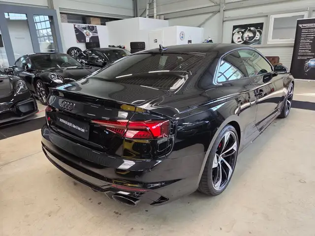 Audi RS5 view 11