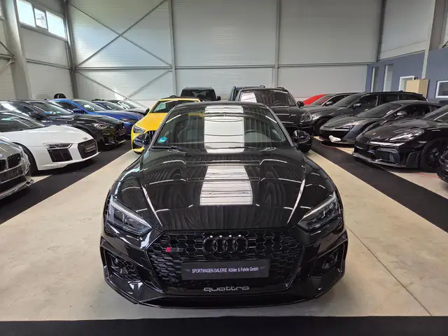 Audi RS5 view 3