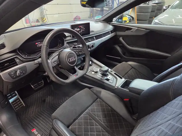 Audi RS5 view 21