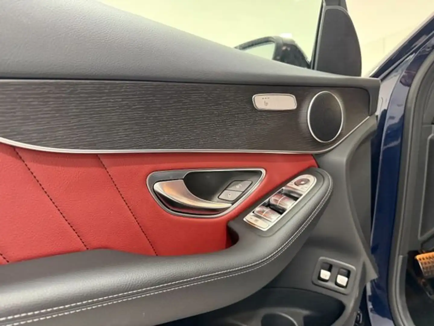 Mercedes-Benz GLC 300 Coupé 300e 4Matic Blau - 2