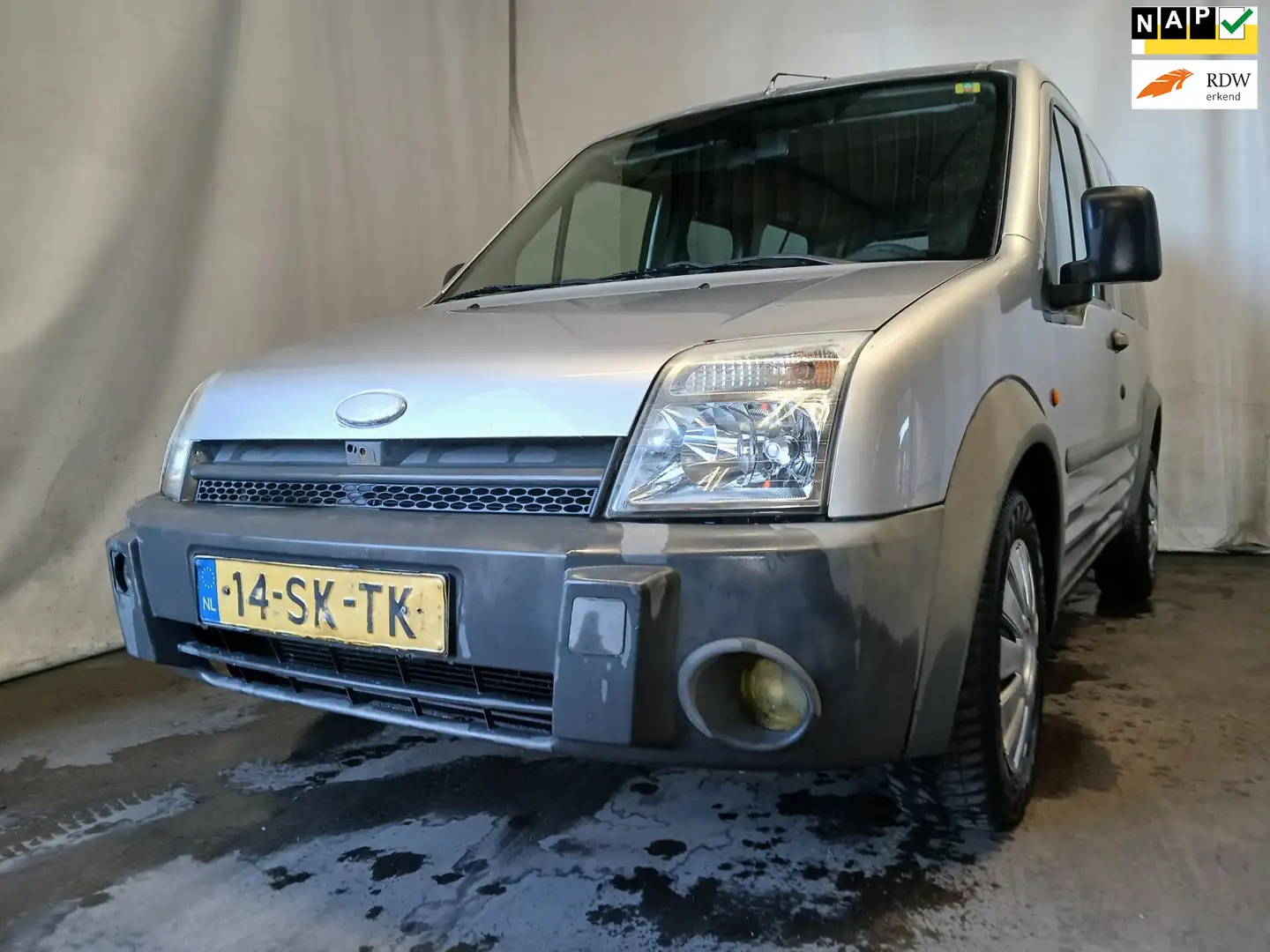 Ford Tourneo Connect 1.8-16V SWB Futura - Airco - Schade Серый - 1