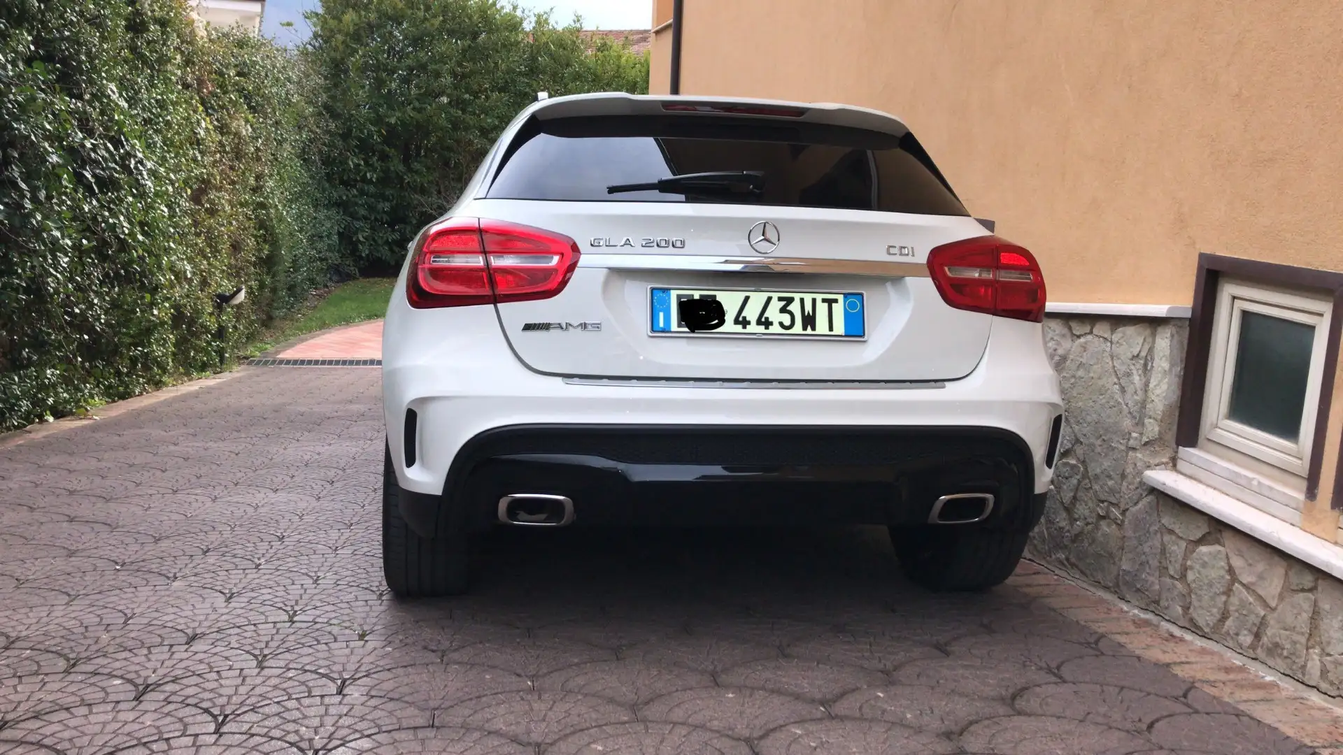 Mercedes-Benz GLA 200 d (cdi) Premium auto - 1