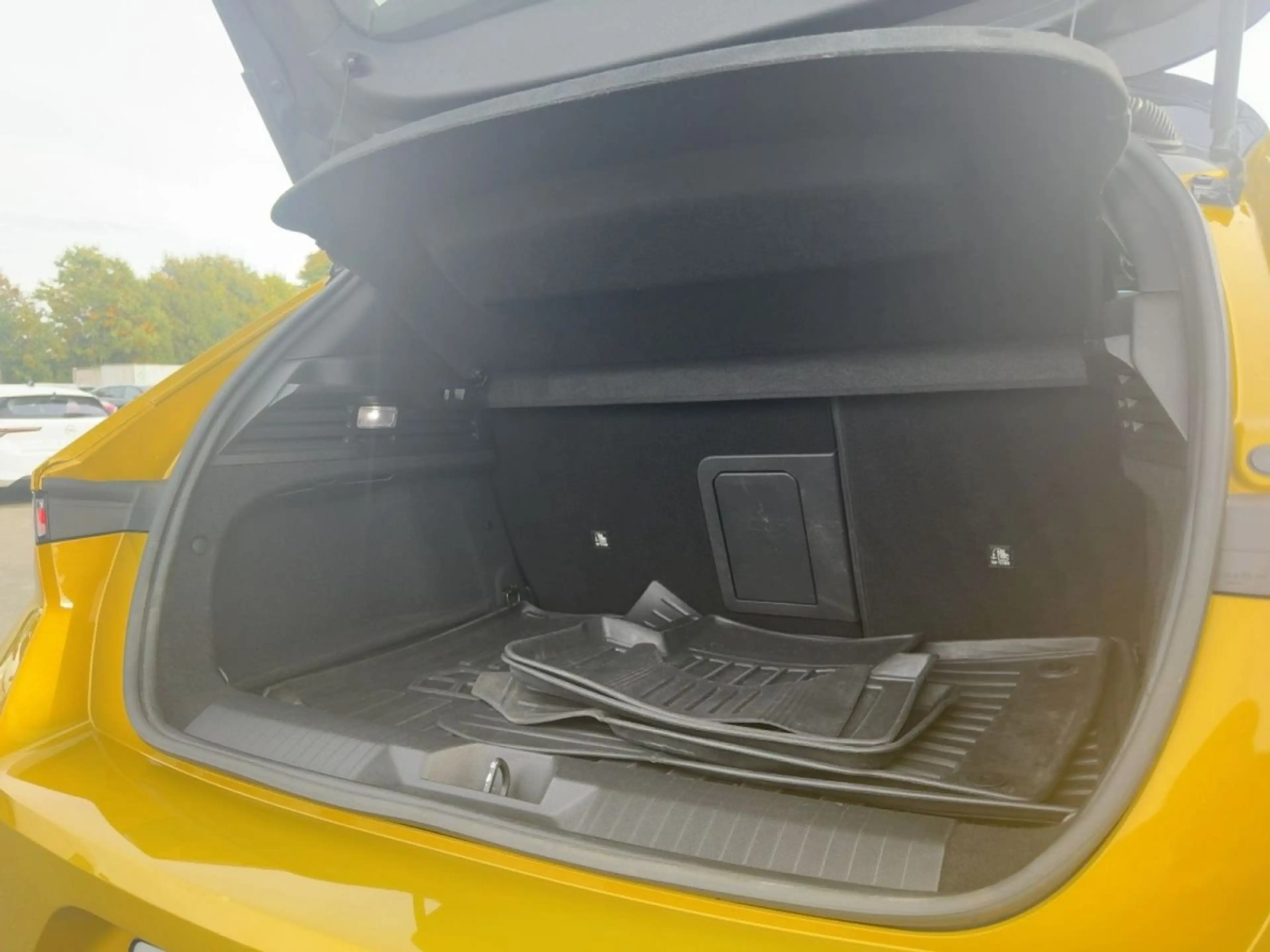 Opel Astra GS PHEV 133kW AT8 — photo 8