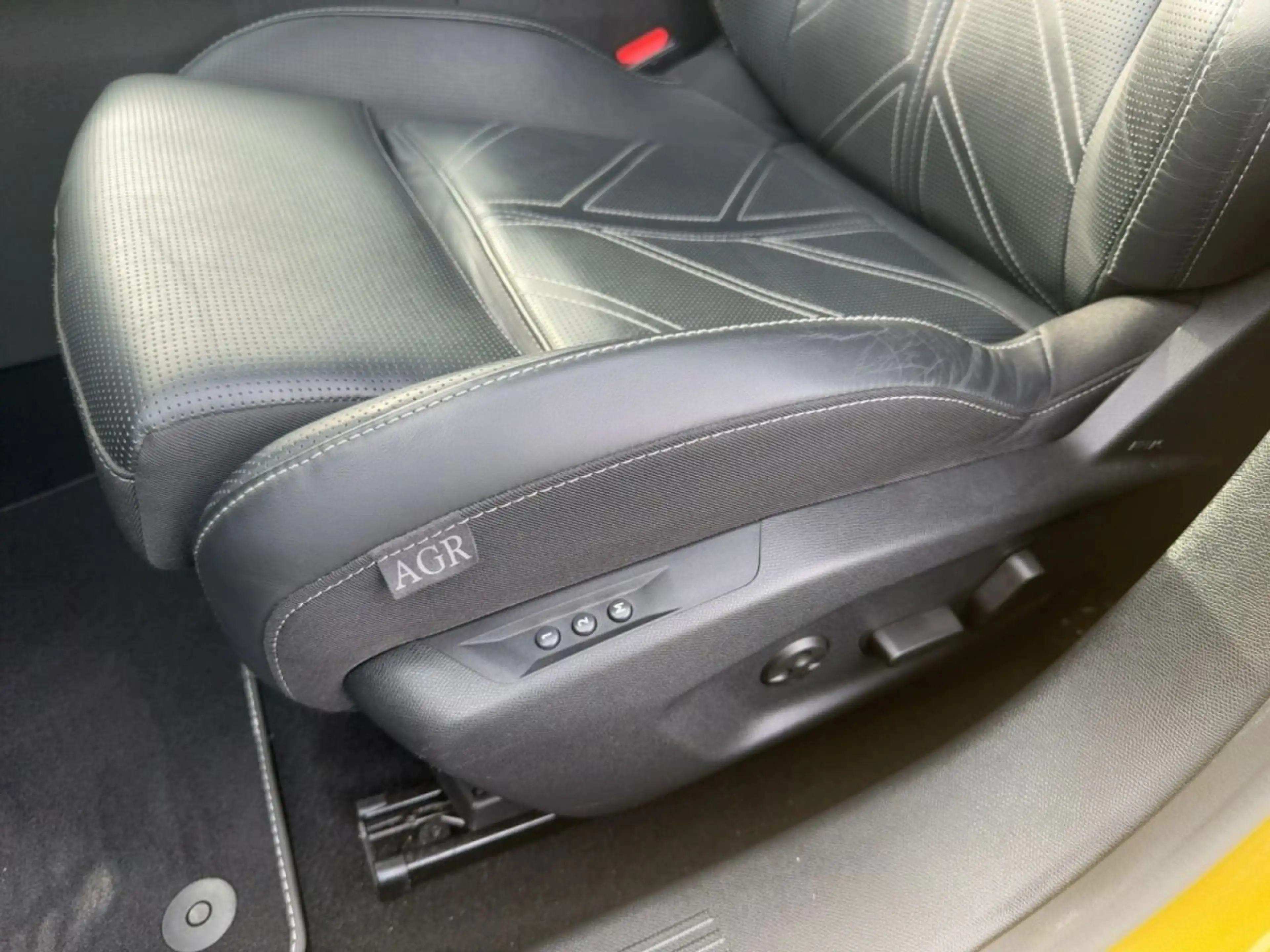 Opel Astra GS PHEV 133kW AT8 — photo 15