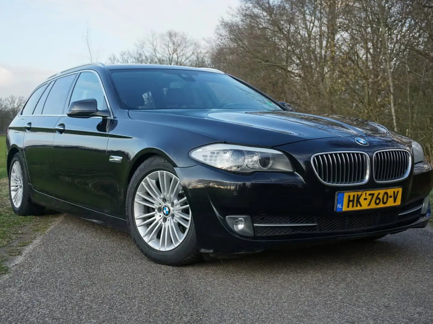 BMW 520 520D High Executive | Aut | Pano | Afn. Trekhaak | Zwart - 1