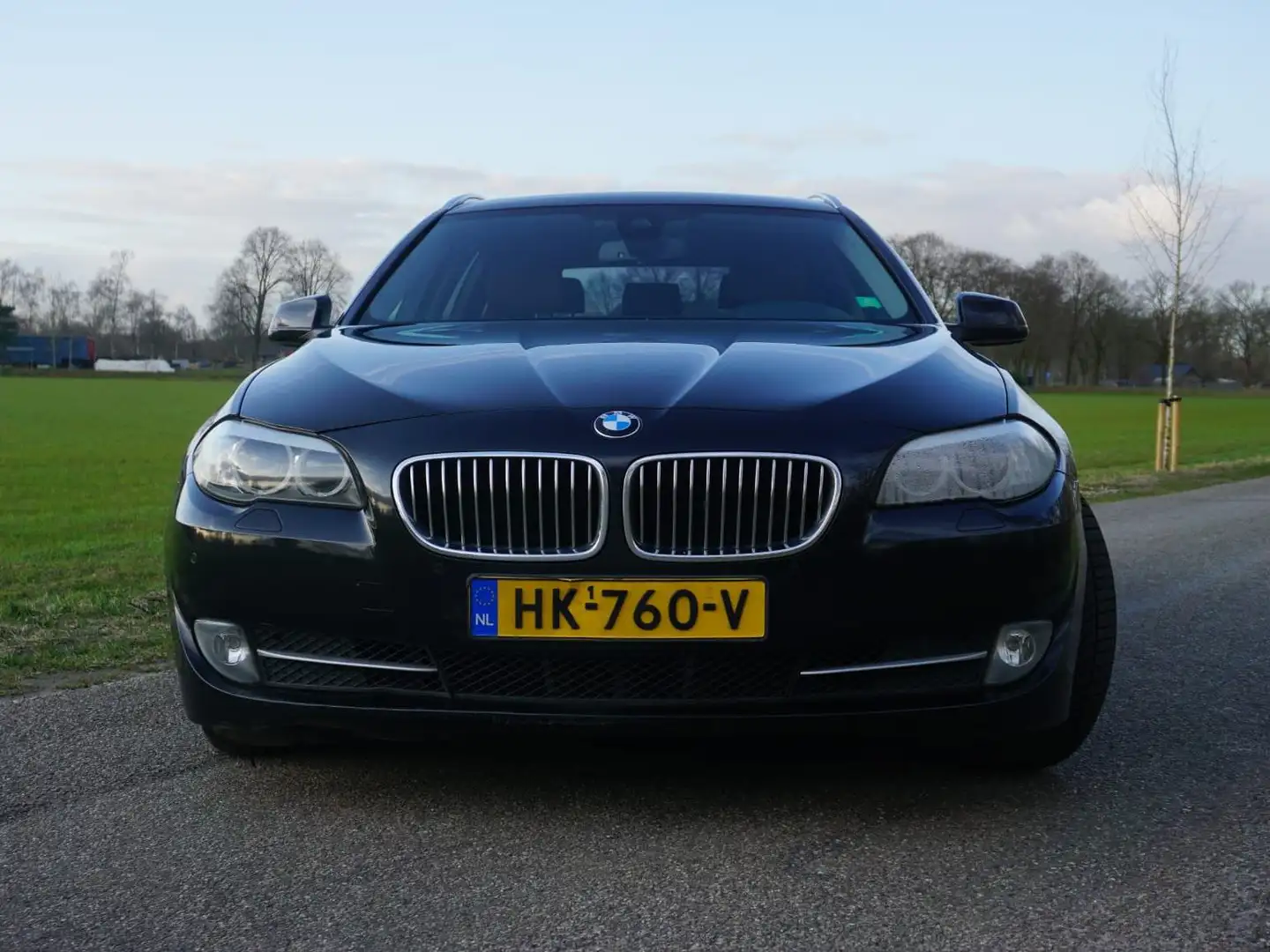 BMW 520 520D High Executive | Aut | Pano | Afn. Trekhaak | Zwart - 2