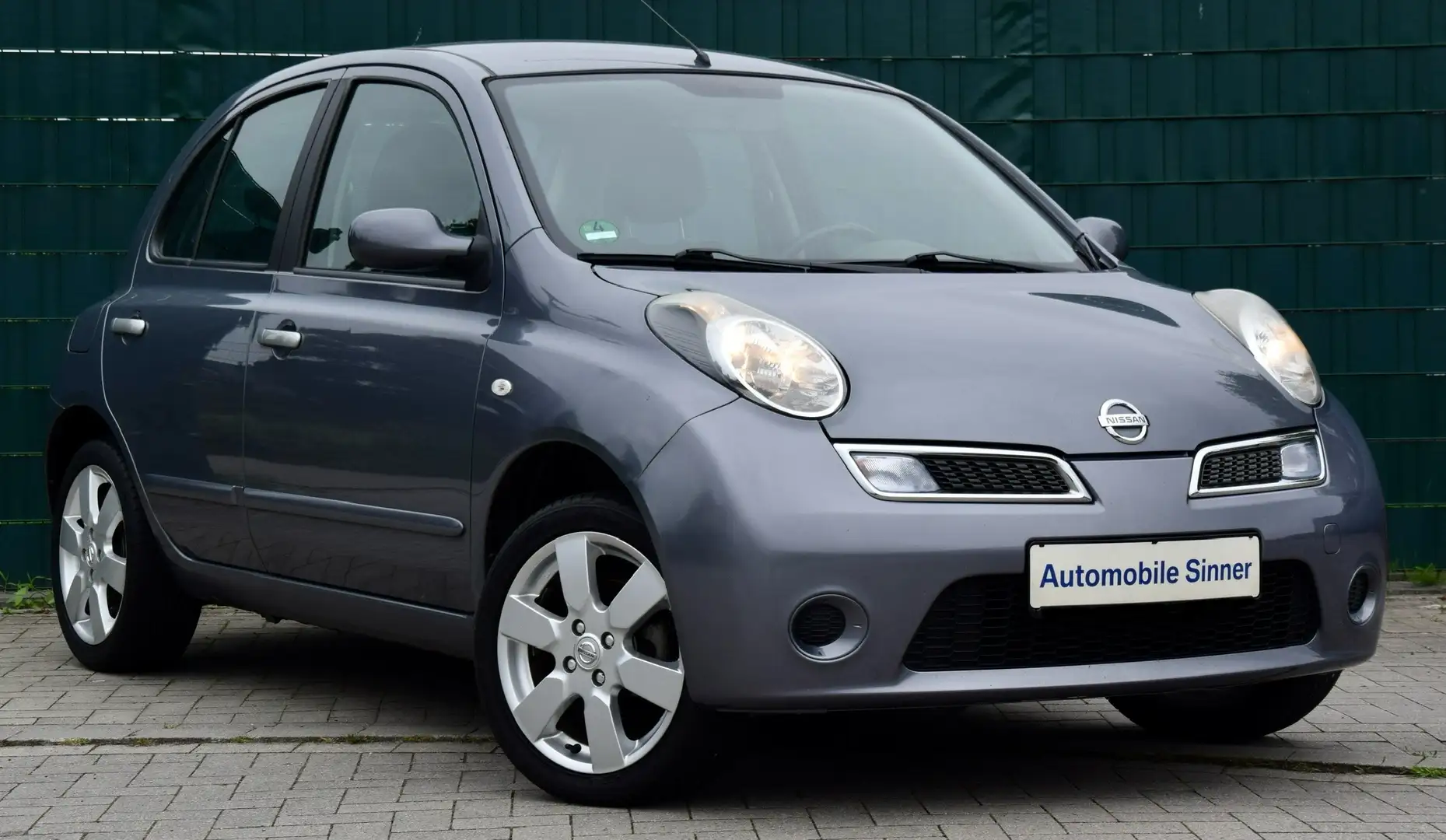 Nissan Micra City NAVI+ Bluetooth+ MFL+ AHK+ Gepflegt+ Garagen+ Grau - 2