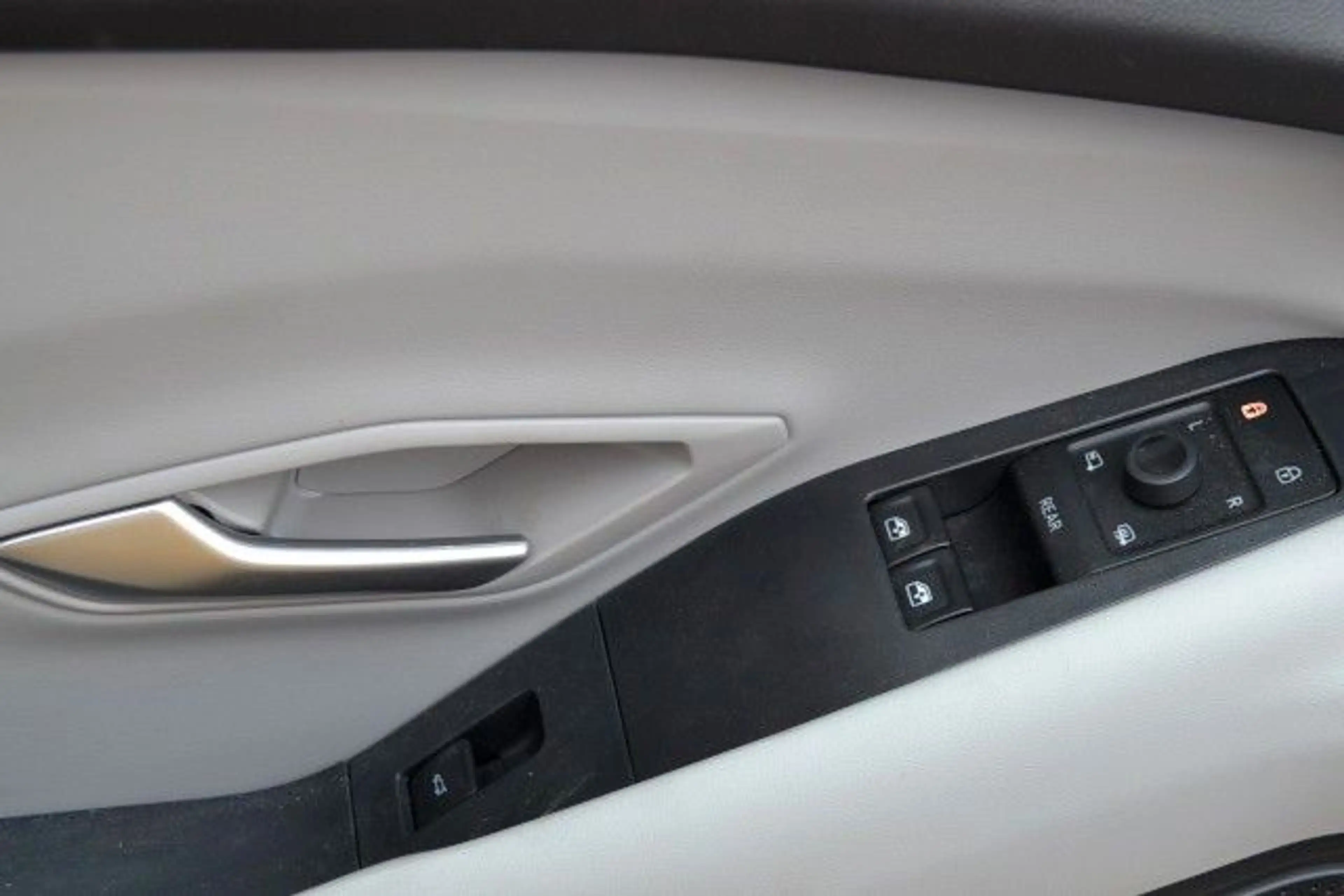 Ford Capri 77kwh Premium AHK ErgoSitz MatrixLED — photo 11