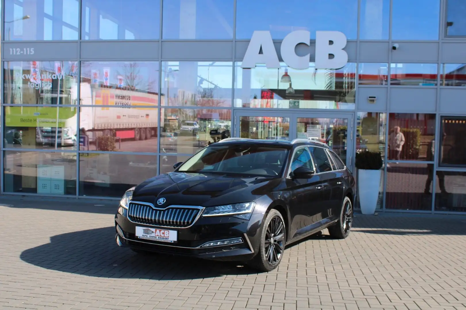 Skoda Superb Combi Style iV ACC Canton AHK 19 Zoll Negro - 1
