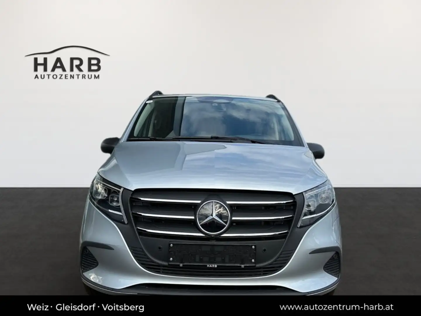 Mercedes-Benz Vito eVito Tourer 126 lang Silber - 2
