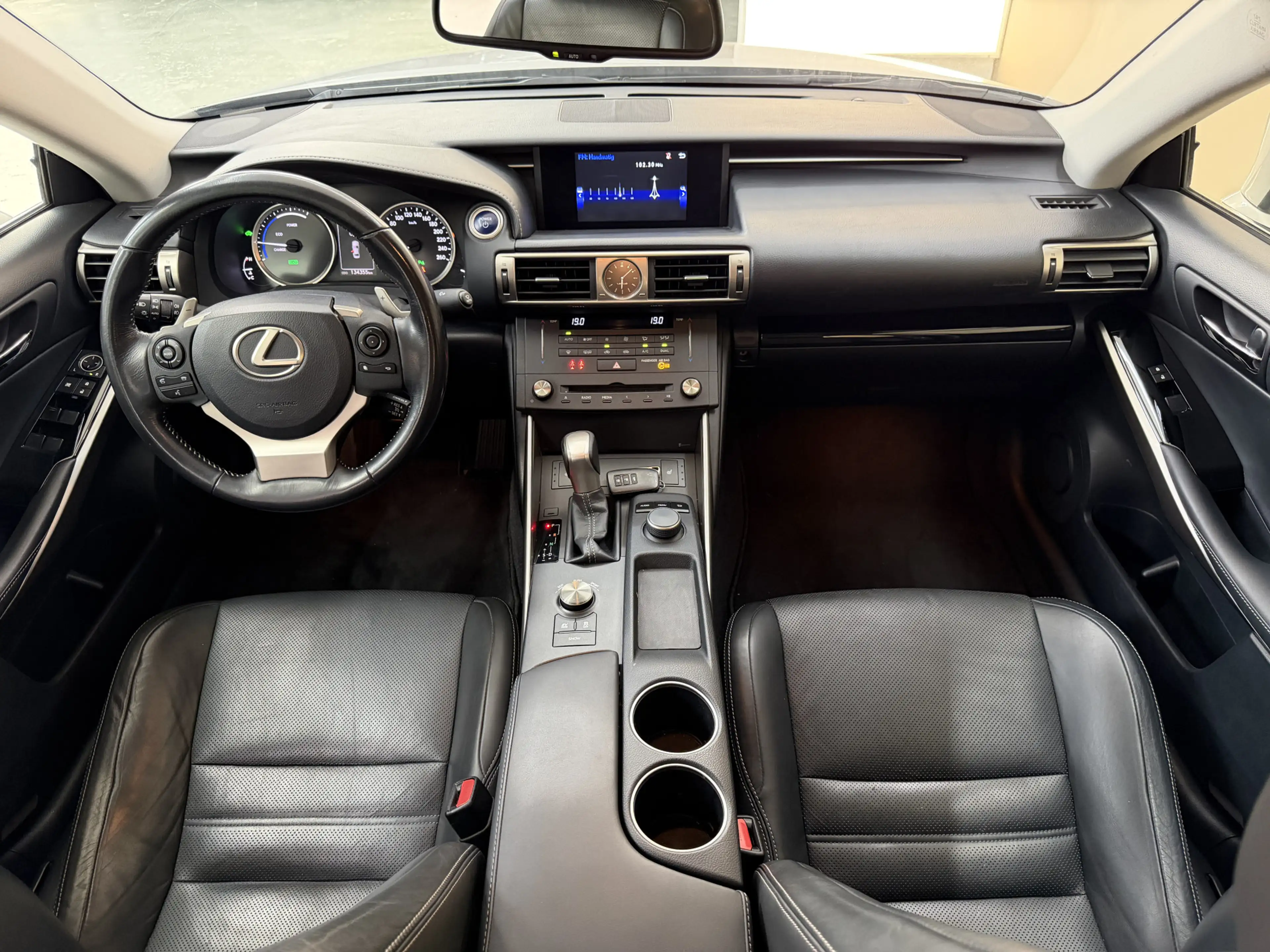 Lexus IS 300 300h Business Line, 180Pk, 2017, 2de eigenaar, Vol — photo 2