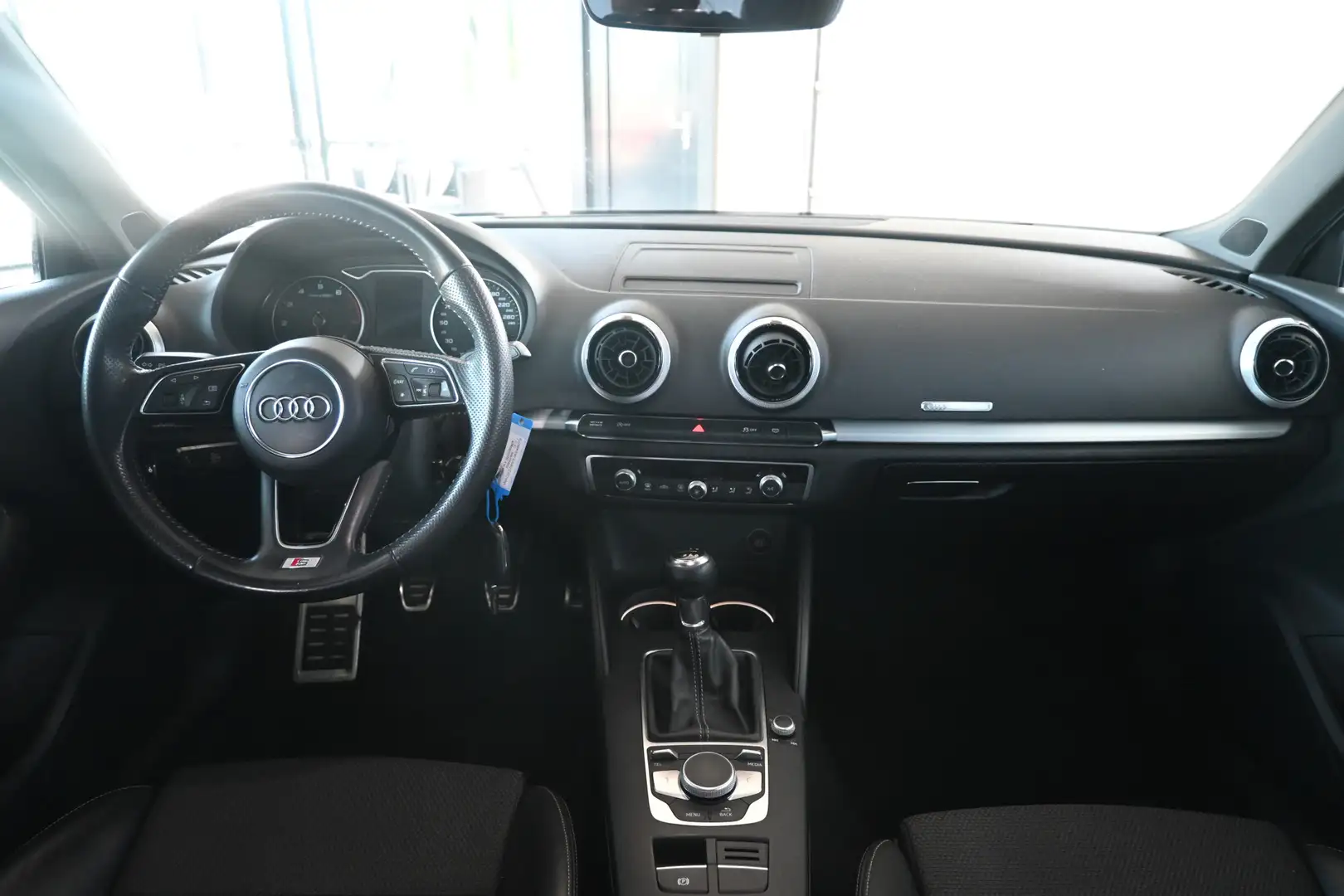 Audi A3 Sportback 1.0 TFSI Sport S-Line Clima Cruise Contr Wit - 2