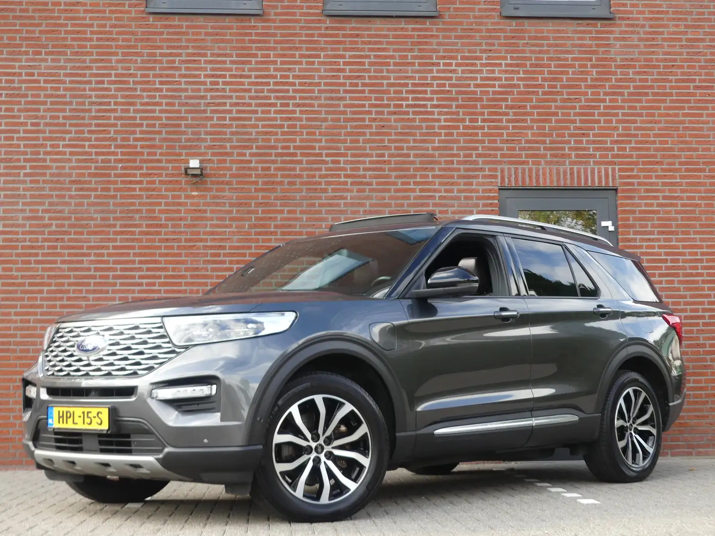 Ford Explorer 3.0 V6 EcoBoost PHEV Grau - 1