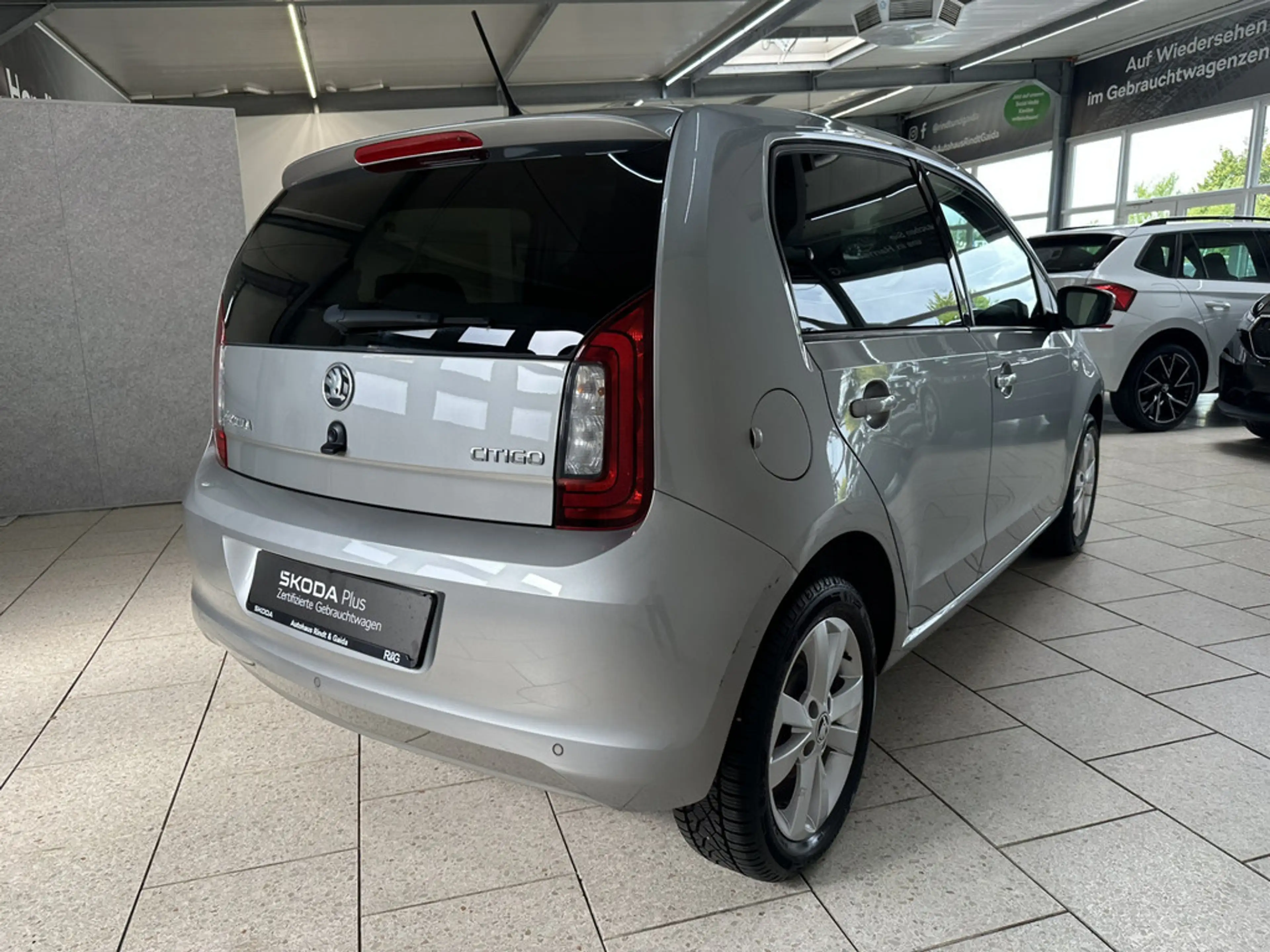 Skoda Citigo 1.0 ASG Style KLIMA PDC SHZ PANO — photo 7