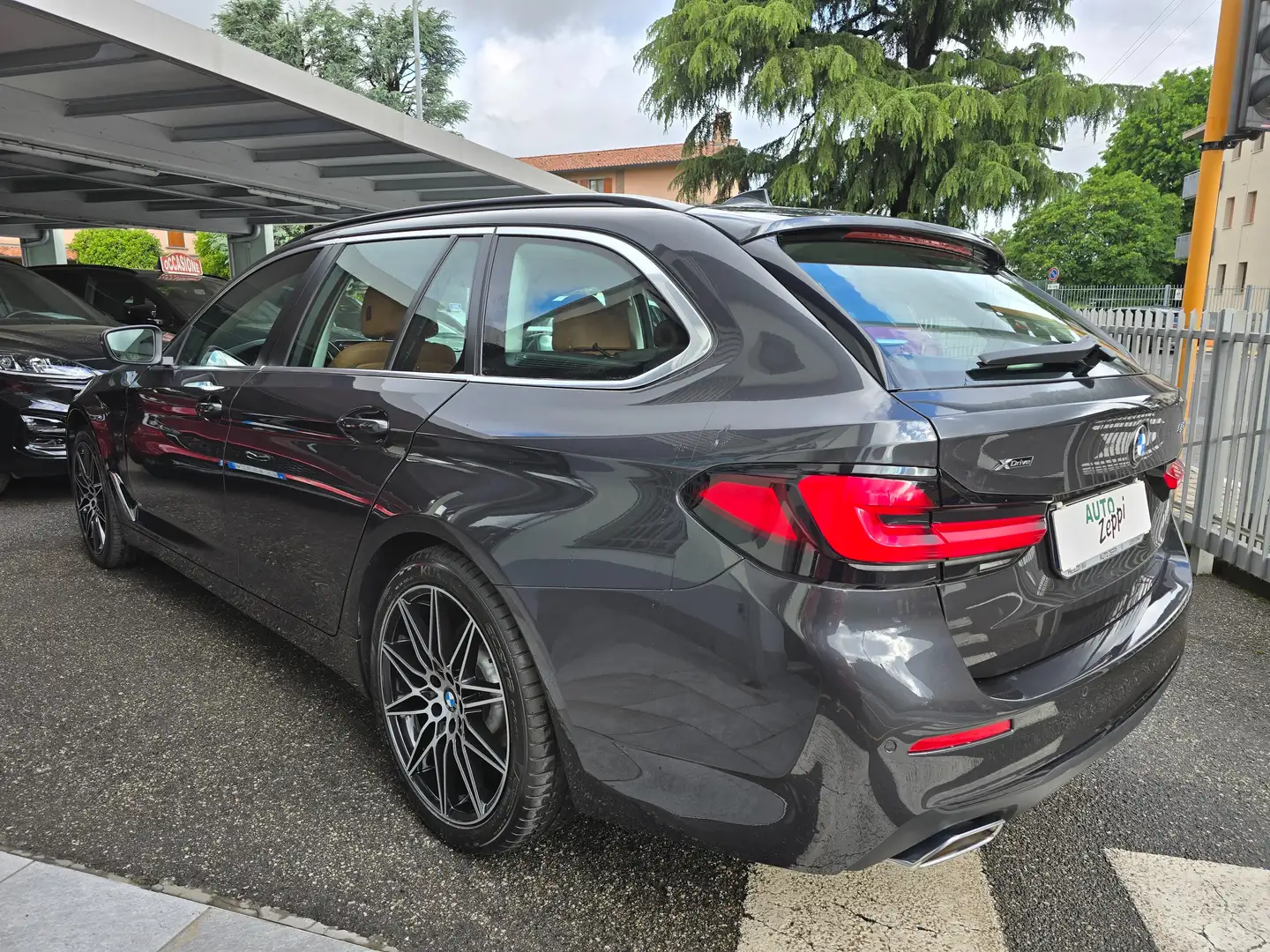 BMW 520 d Touring 190cv Mhev Xdrive AUT. Grijs - 2