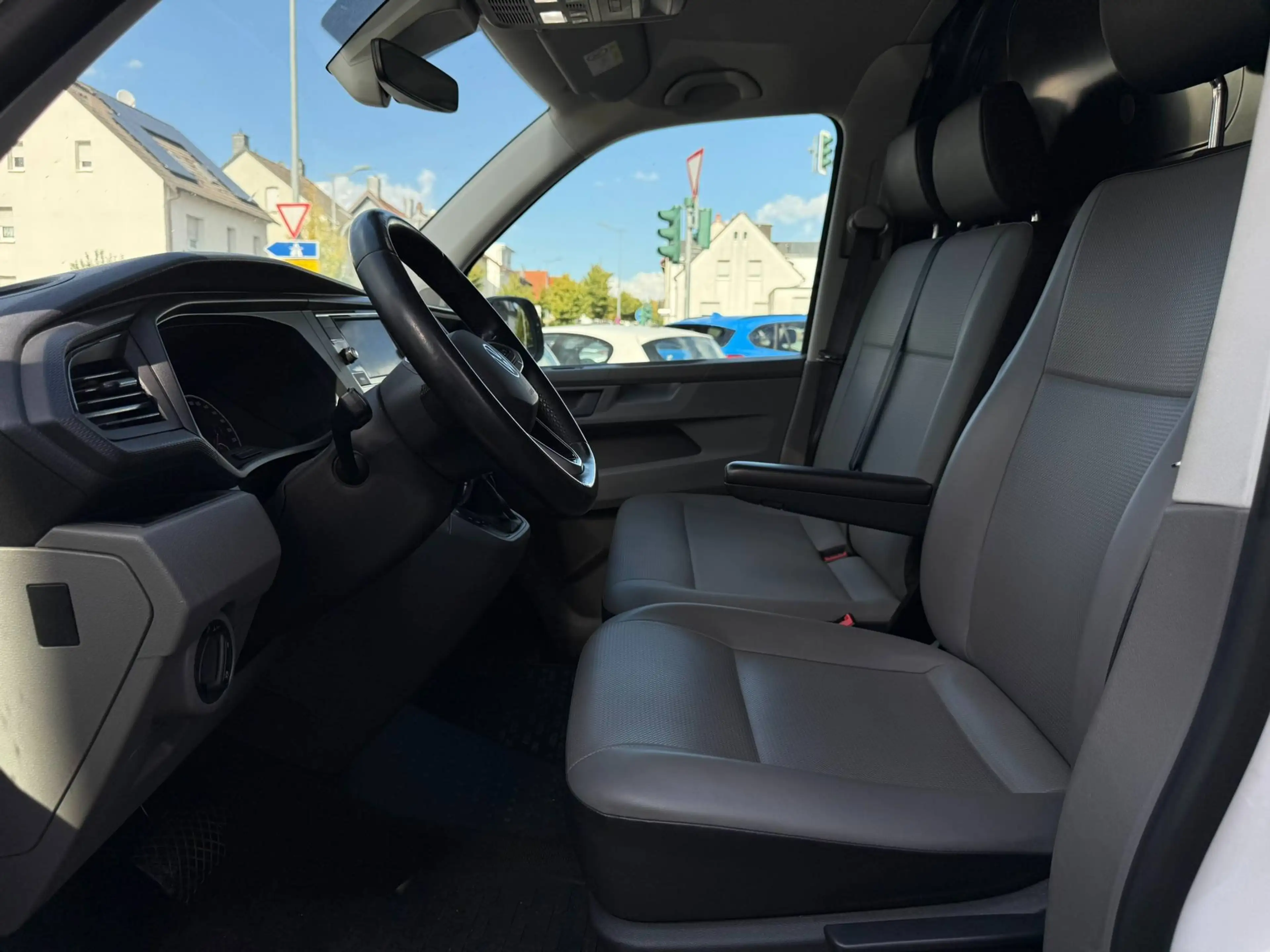 Volkswagen T6.1 Transporter FWD lang EcoProfi/2.HAND/TÜV-NEU/KAMERA/AUTOMATIK — photo 13