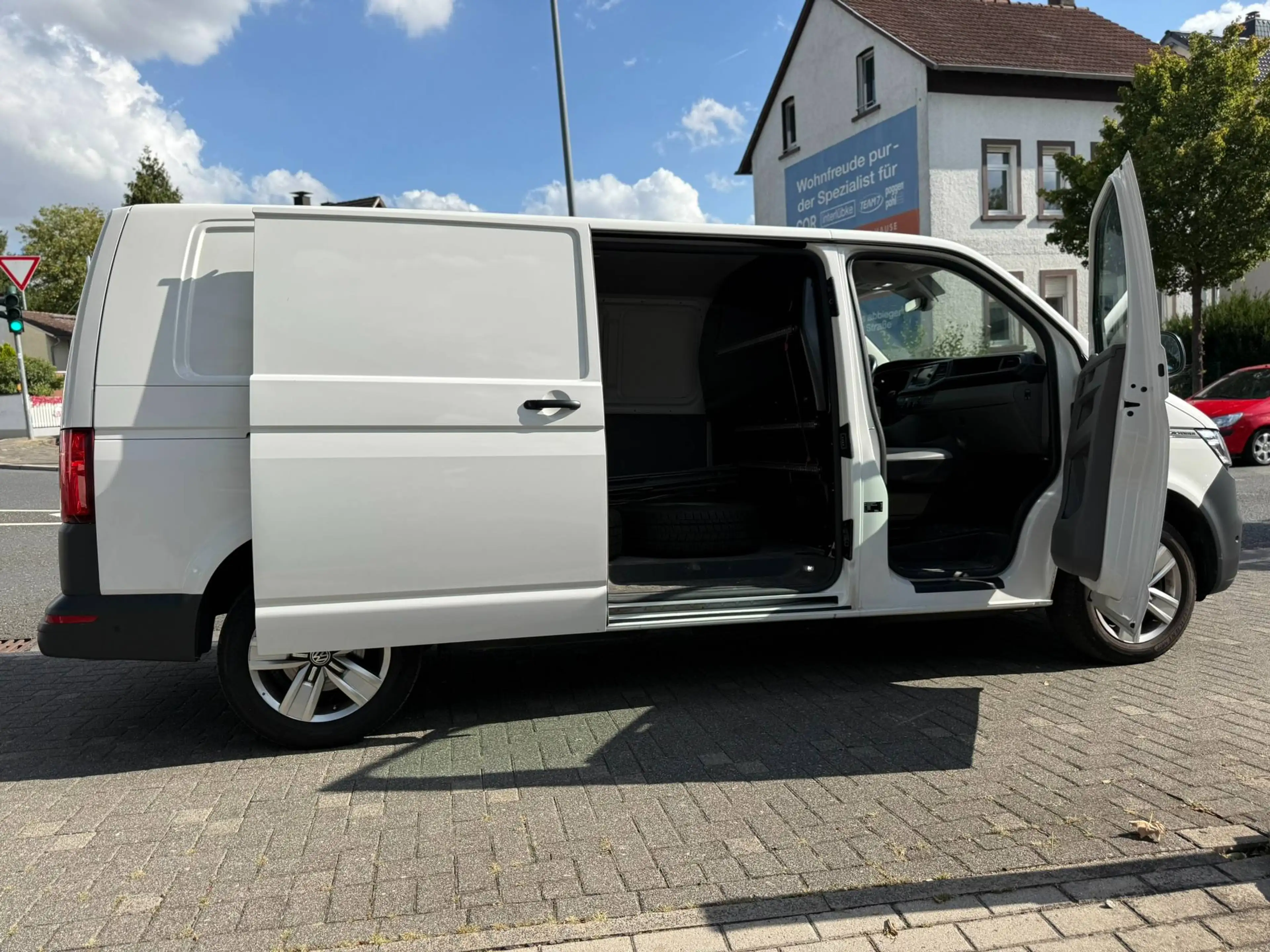 Volkswagen T6.1 Transporter FWD lang EcoProfi/2.HAND/TÜV-NEU/KAMERA/AUTOMATIK — photo 6