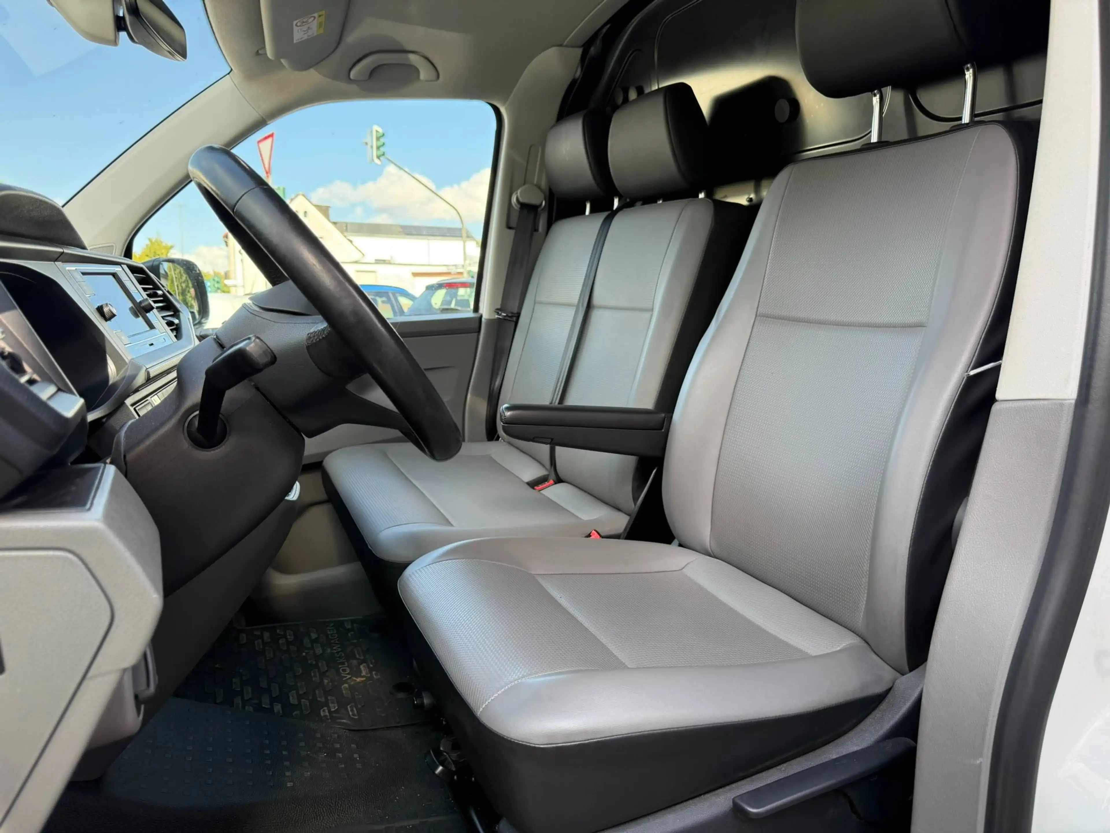 Volkswagen T6.1 Transporter FWD lang EcoProfi/2.HAND/TÜV-NEU/KAMERA/AUTOMATIK — photo 15