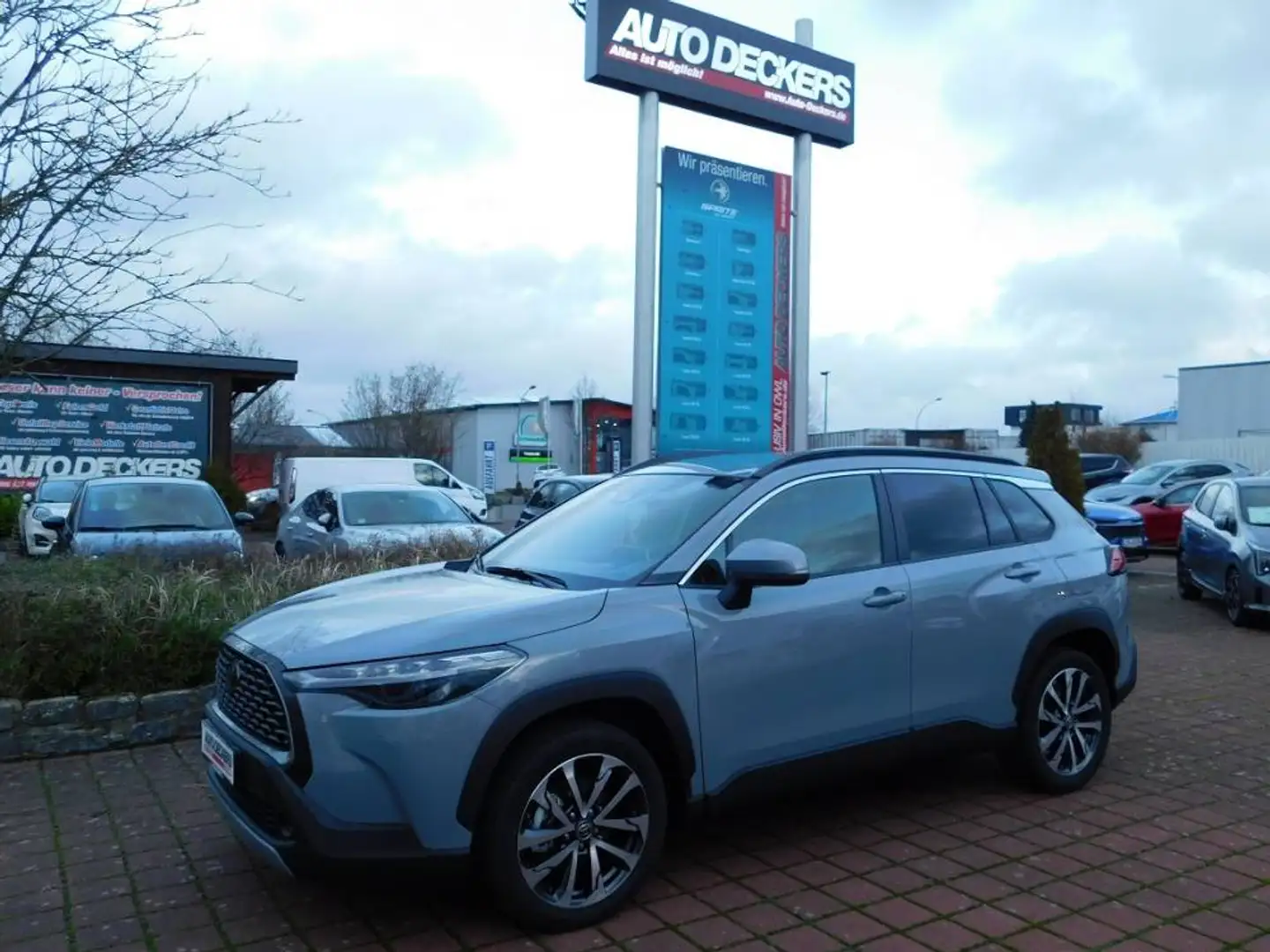 Toyota Corolla Cross 2.0 Hybrid Automatik FWD Style Comfort ACC Navi Ka Grau - 1