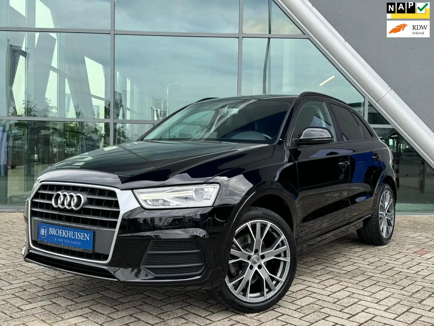 Audi Q3 1.4 TFSI CoD Design Pro Line Plus 150pk Stoelverwa Zwart - 1