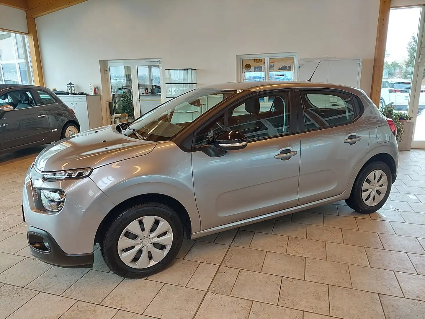 Citroen C3 PureTech 83 S&S 5-Gang-Manuell Live Grau - 2