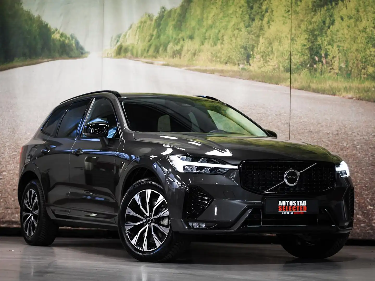 Volvo XC60 B4 Plus Dark Сірий - 1