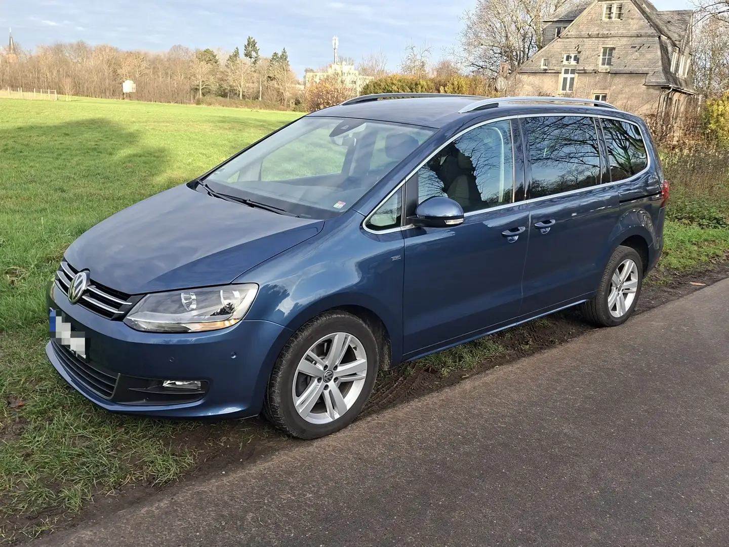 Volkswagen Sharan 2.0 TDI SCR Ocean 7 Sitzer Blau - 1