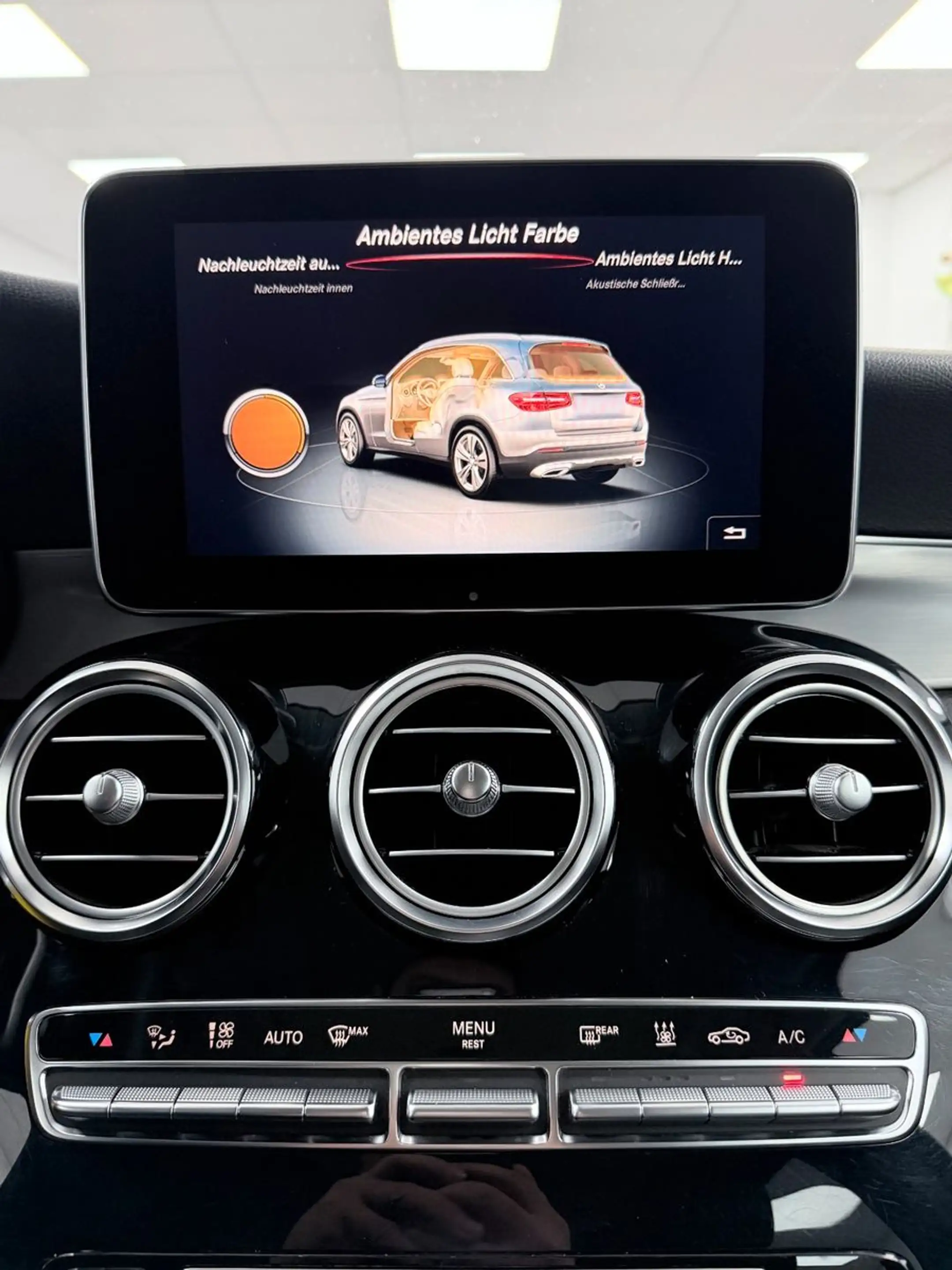 Mercedes-Benz GLC 350 d 4Matic-AMG int-360°KAM-LED-PANO-AHK — photo 32