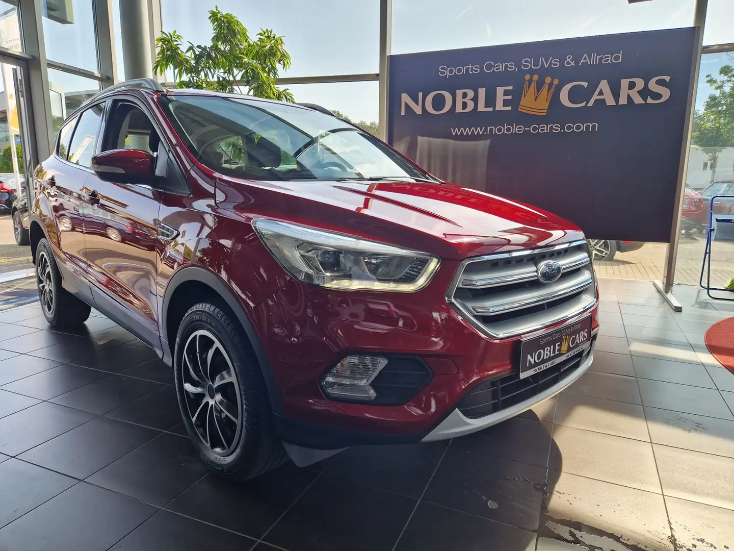 Ford Kuga Cool & Connect KLIMA NAV SHZ PDC Rood - 1