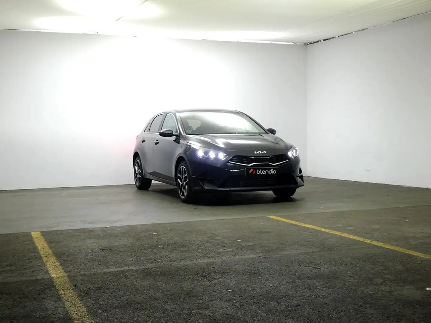 Kia 1.6 MHEV TECH 136 5P Gris - 2