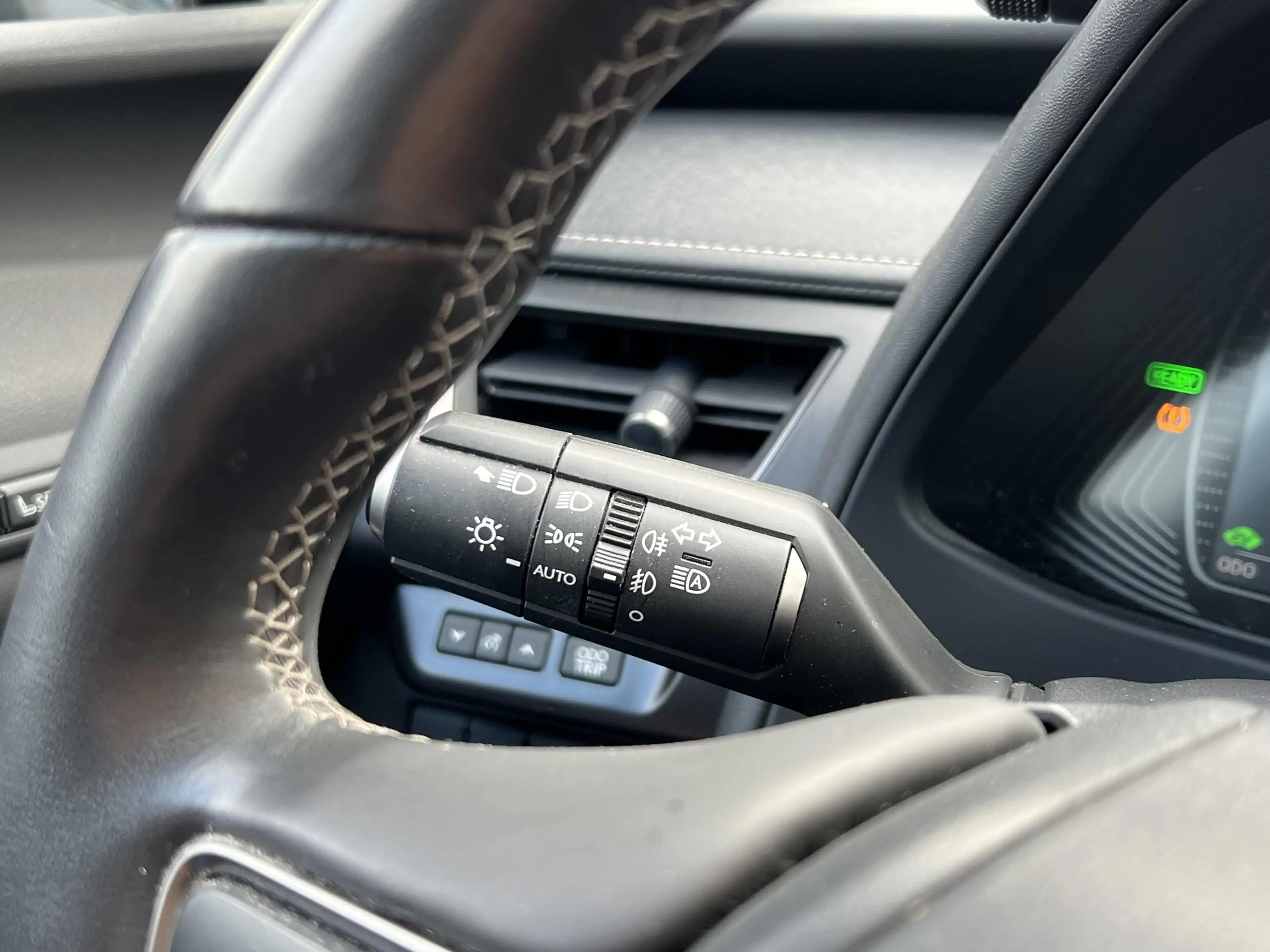 Lexus UX 250h Executive Line | President Pack, Schuifdak, Mark L — photo 33