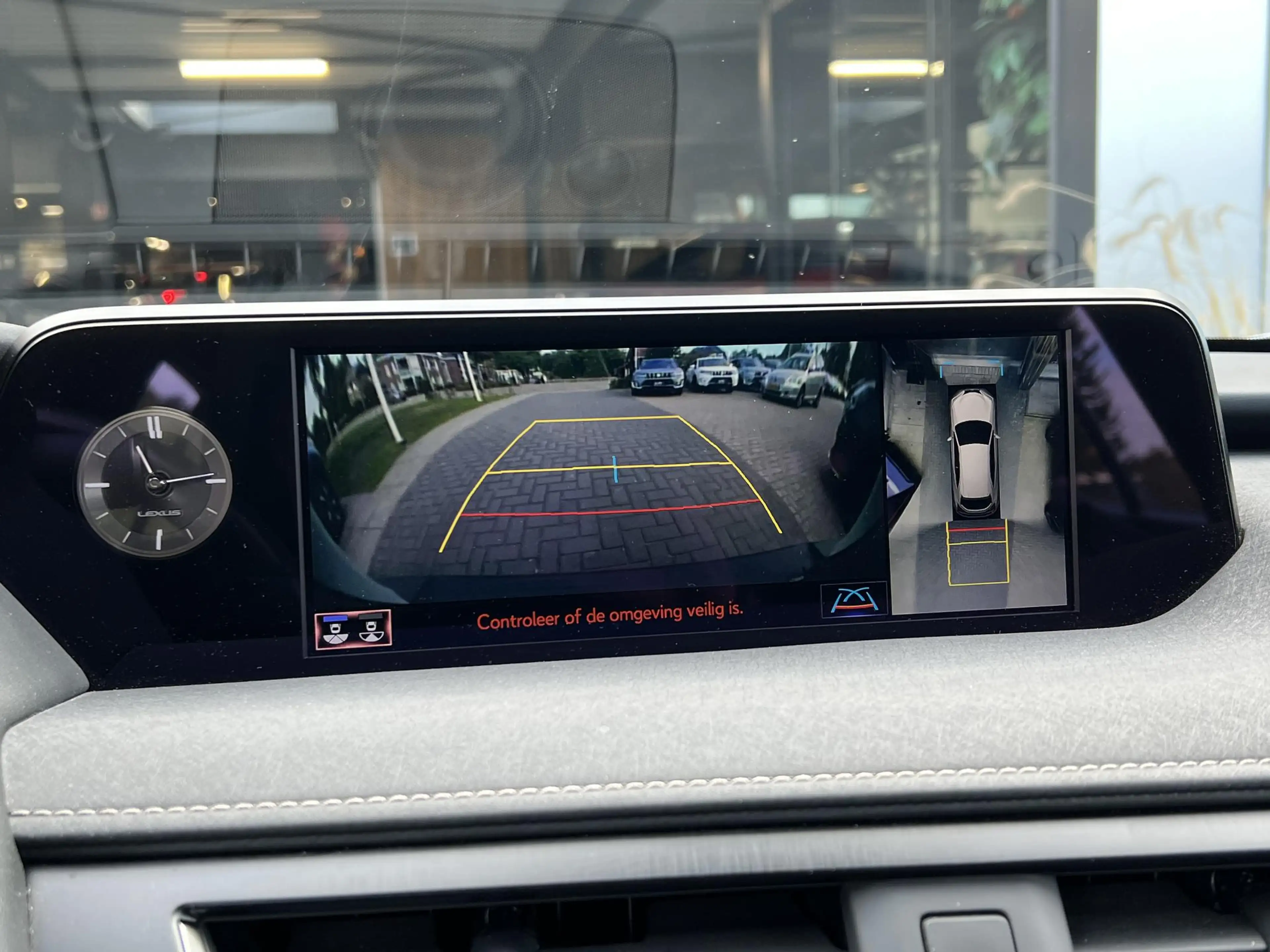 Lexus UX 250h Executive Line | President Pack, Schuifdak, Mark L — photo 40