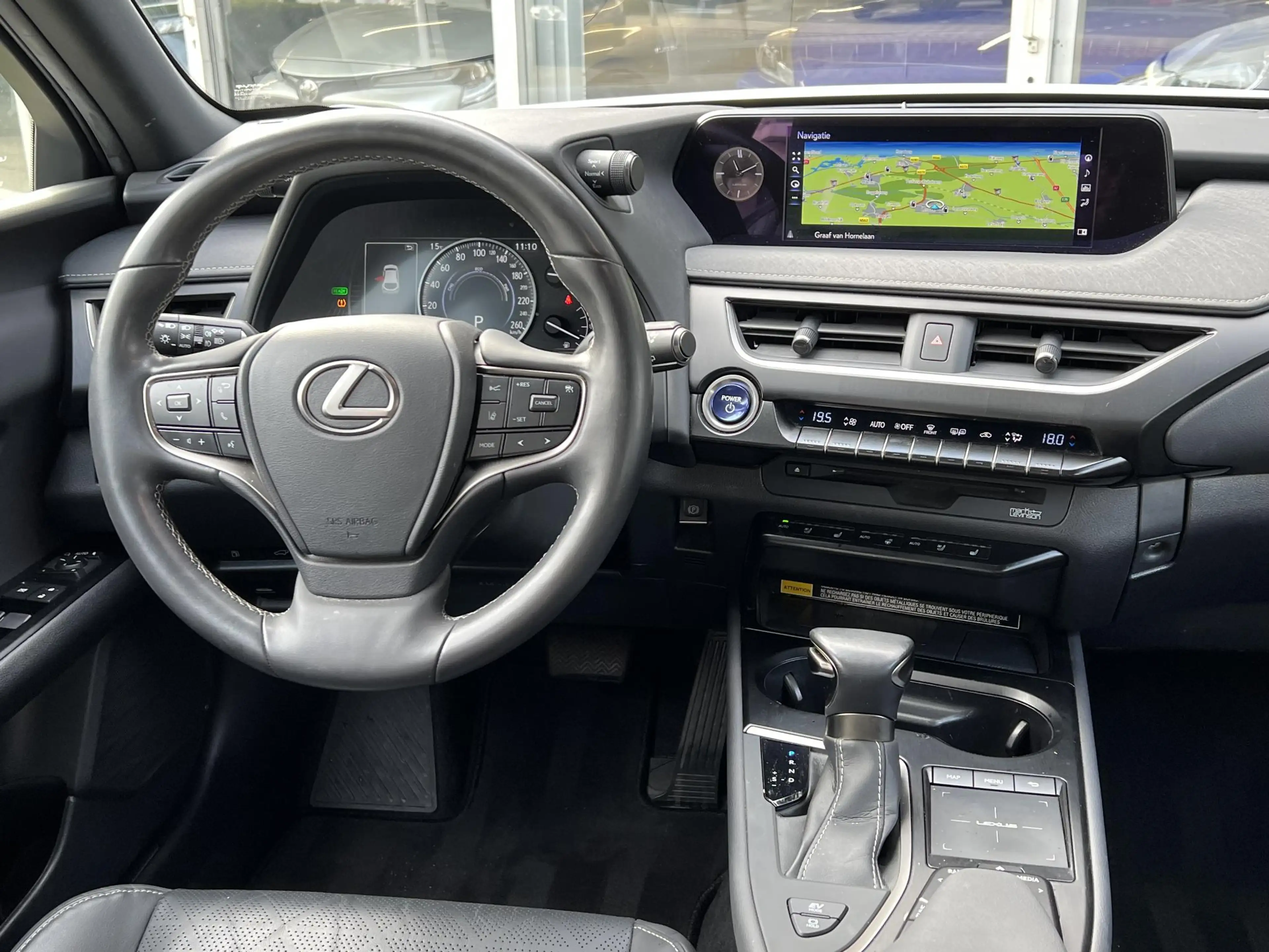 Lexus UX 250h Executive Line | President Pack, Schuifdak, Mark L — photo 17