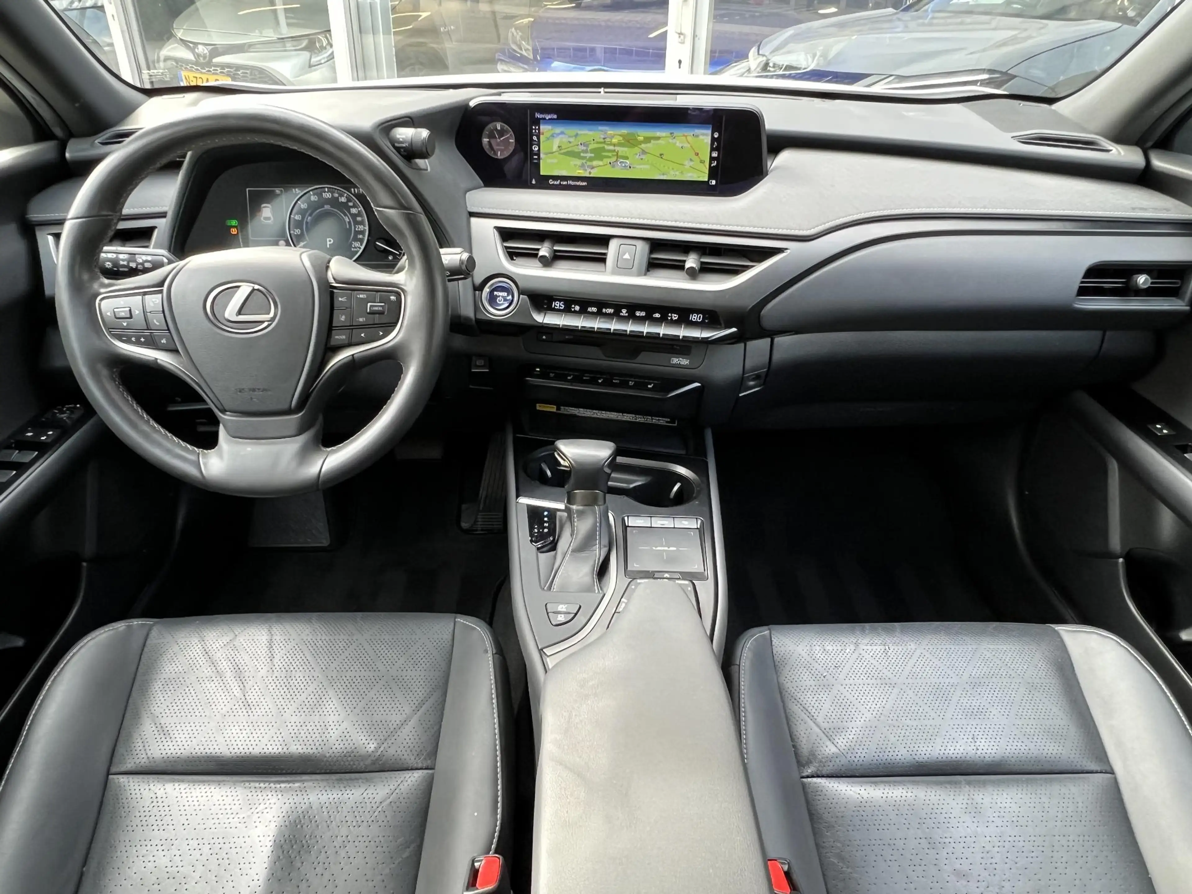 Lexus UX 250h Executive Line | President Pack, Schuifdak, Mark L — photo 24