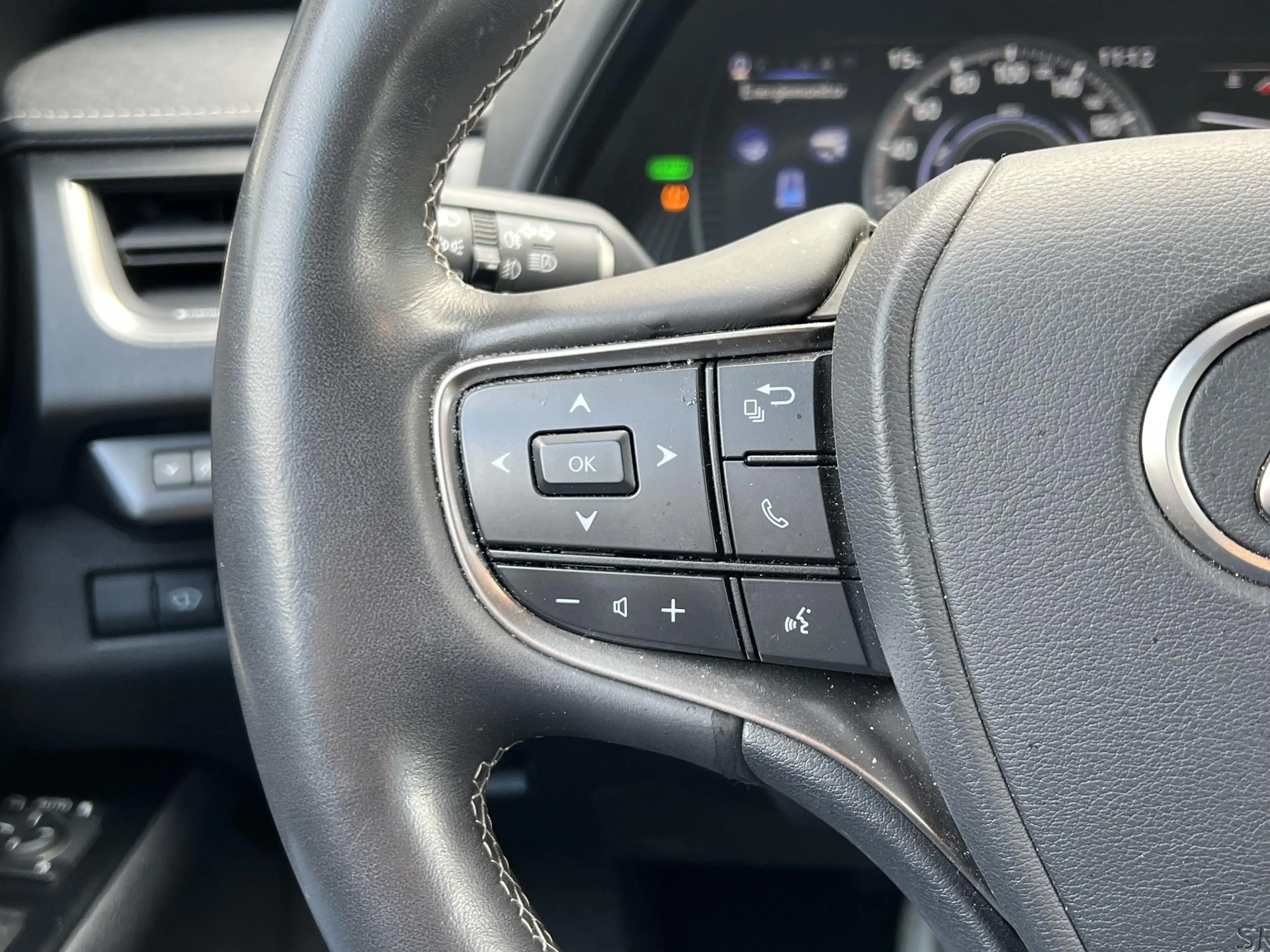 Lexus UX 250h Executive Line | President Pack, Schuifdak, Mark L — photo 31