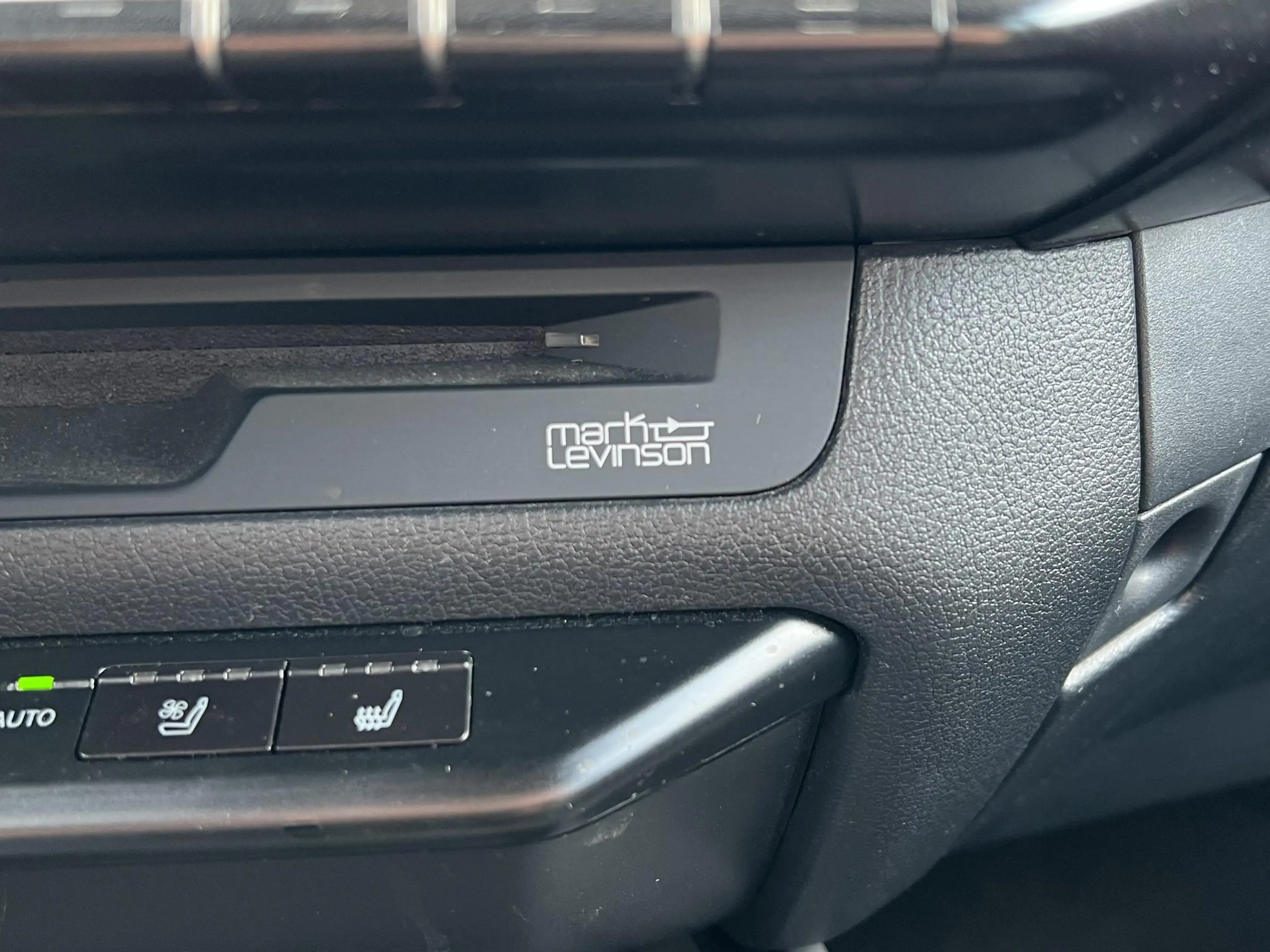 Lexus UX 250h Executive Line | President Pack, Schuifdak, Mark L — photo 18