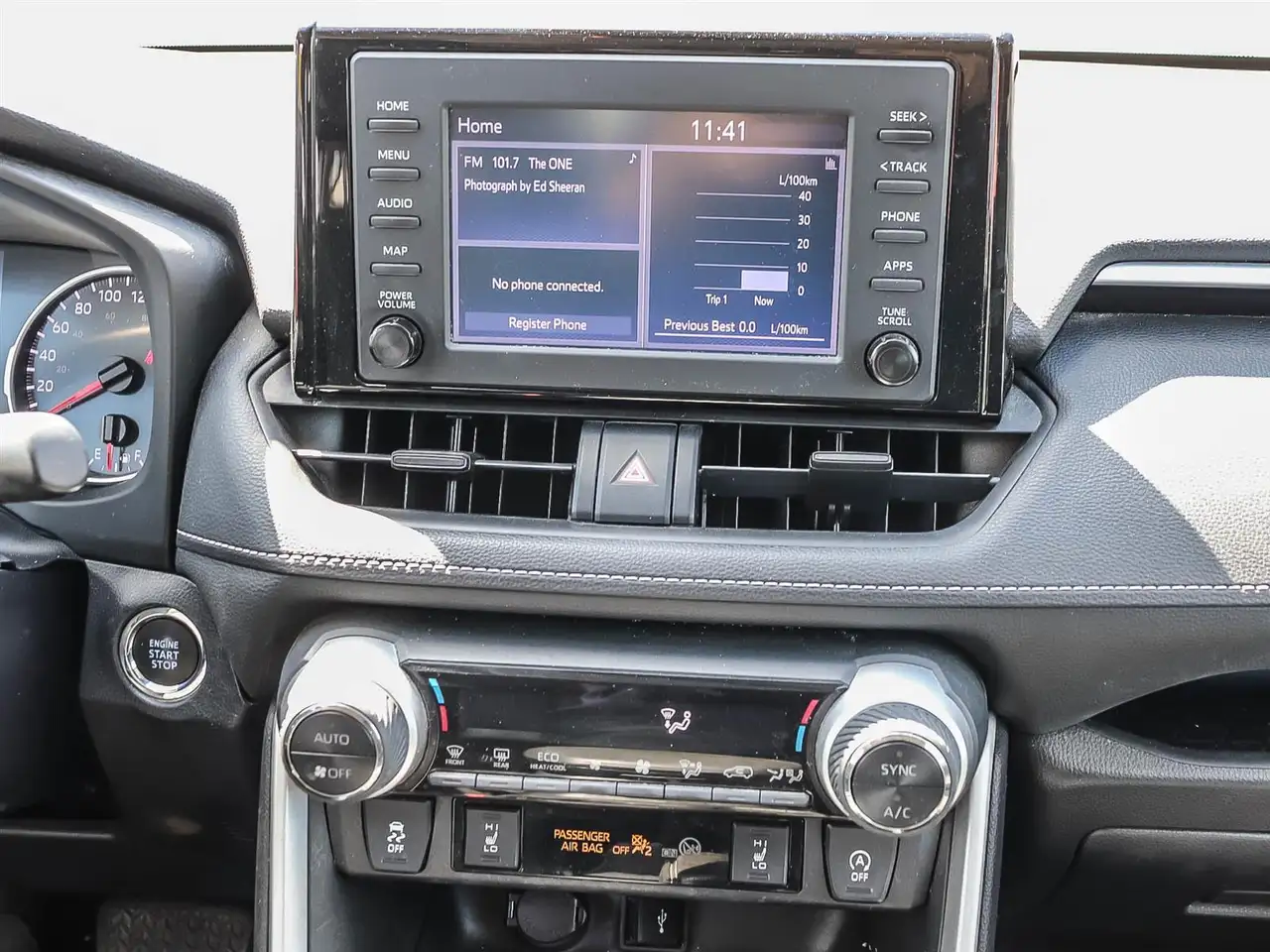 Toyota RAV 4 снимка Toyota RAV 4