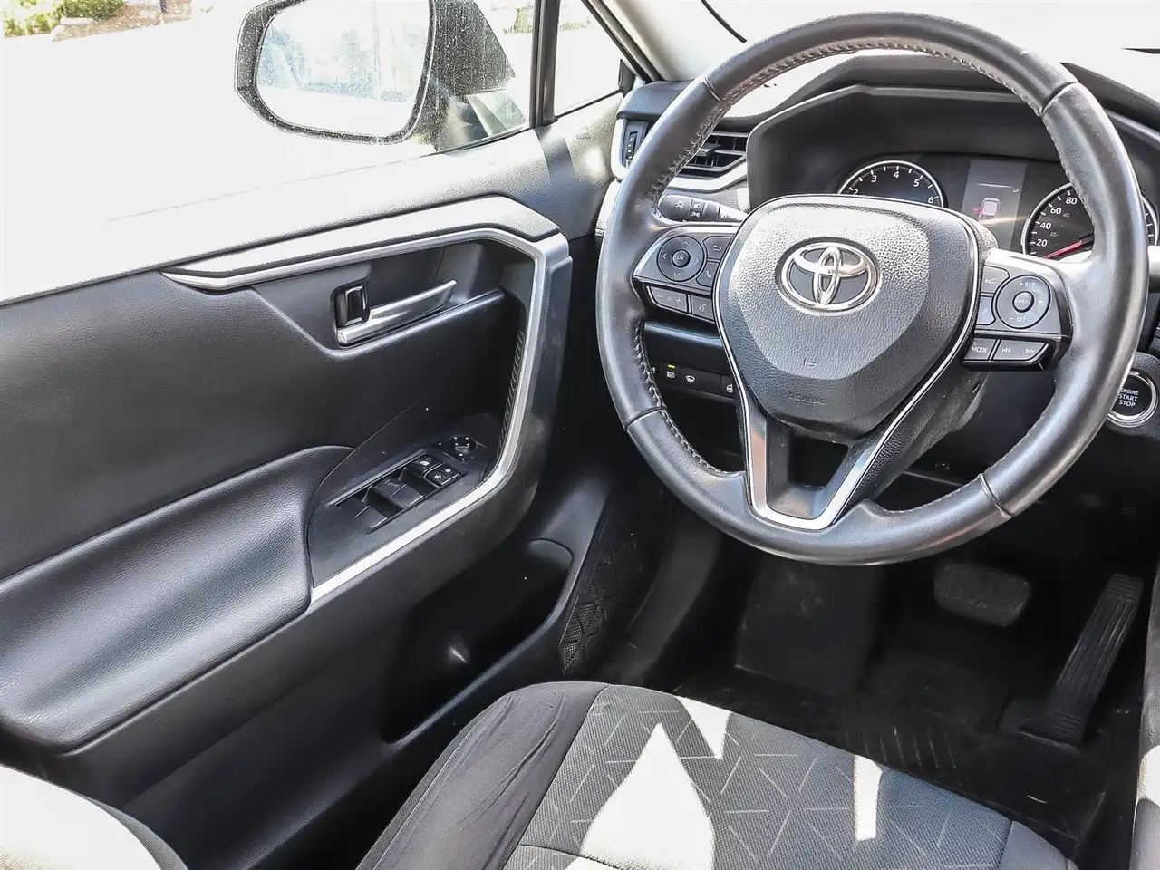 Toyota RAV 4 снимка Toyota RAV 4