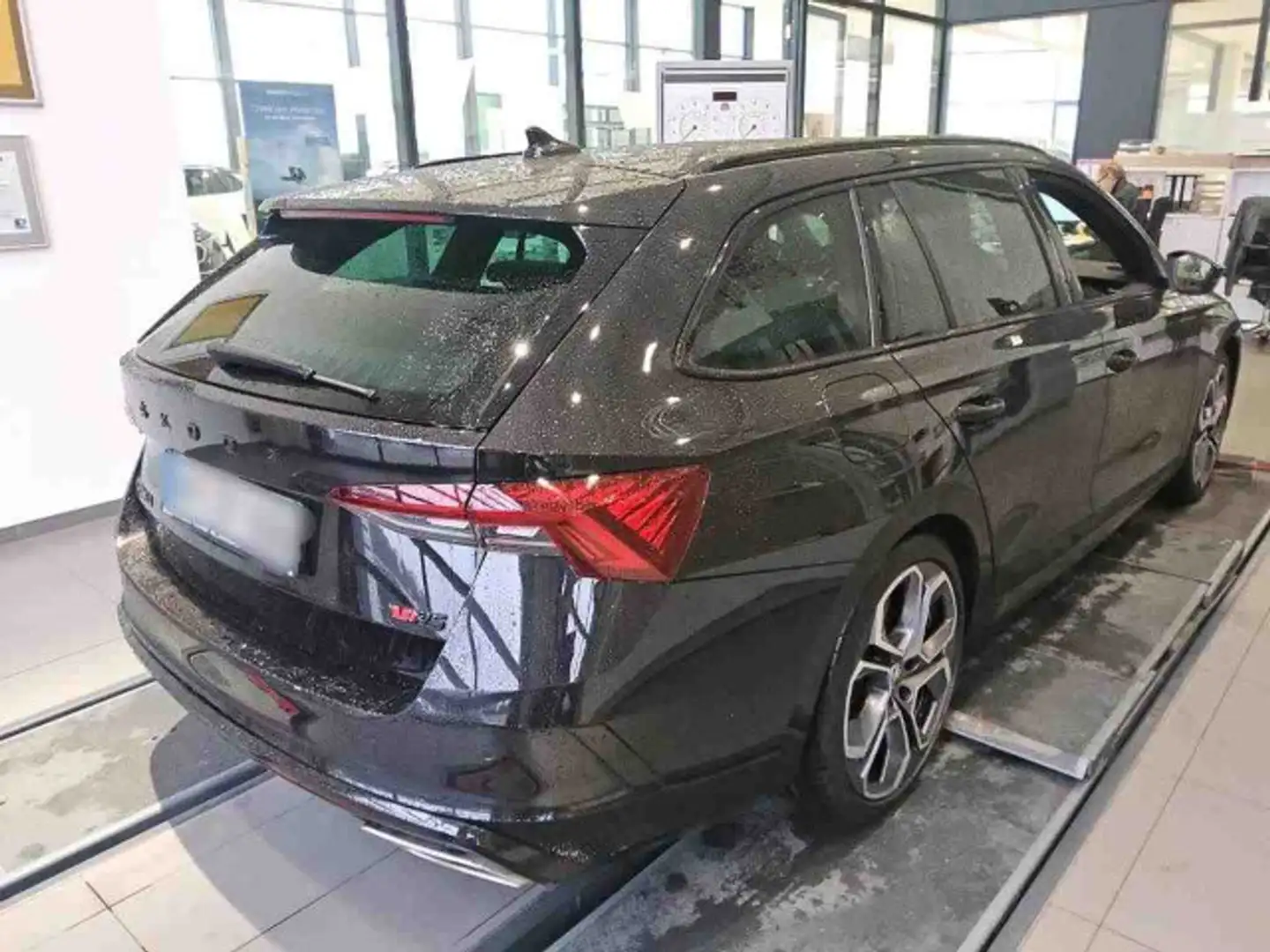 Skoda Octavia Combi 2.0 TSI RS Plus Navi, DCC, RFK, AH Schwarz - 2