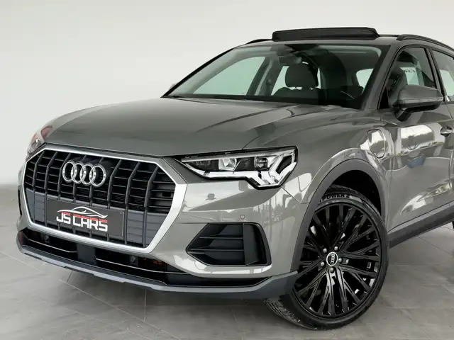 Audi Q3 view 2