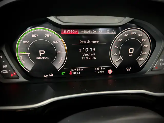 Audi Q3 view 15