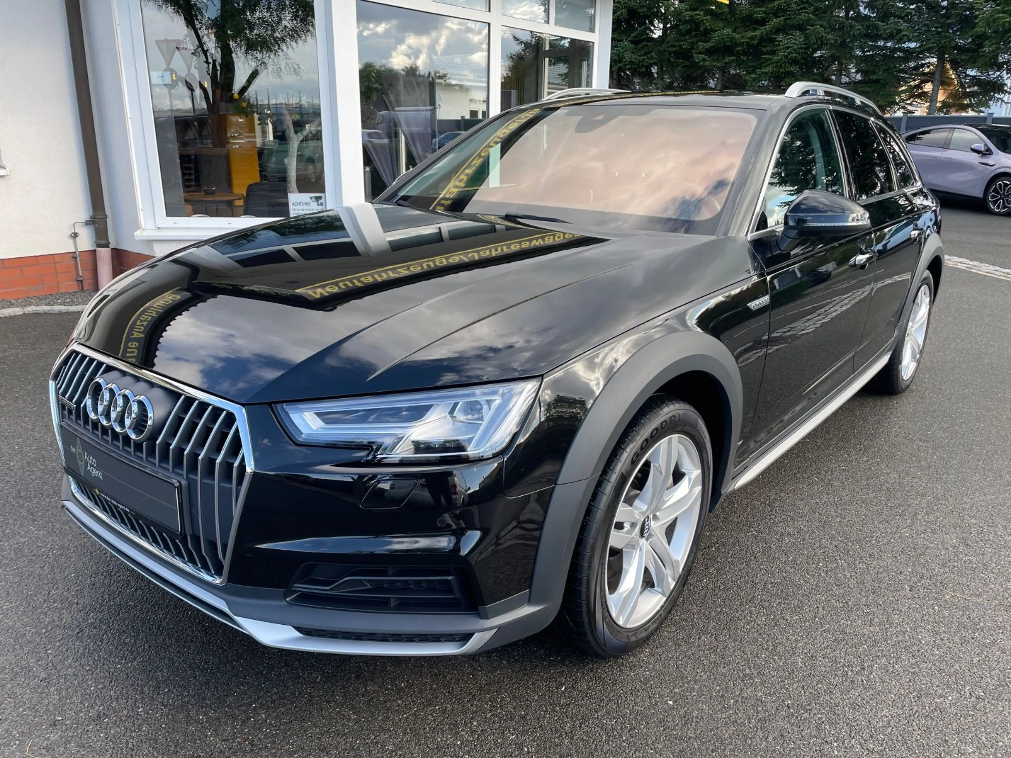 Audi A4 allroad quattro 45 TFSI/AHK/Kamera/199€mtl.