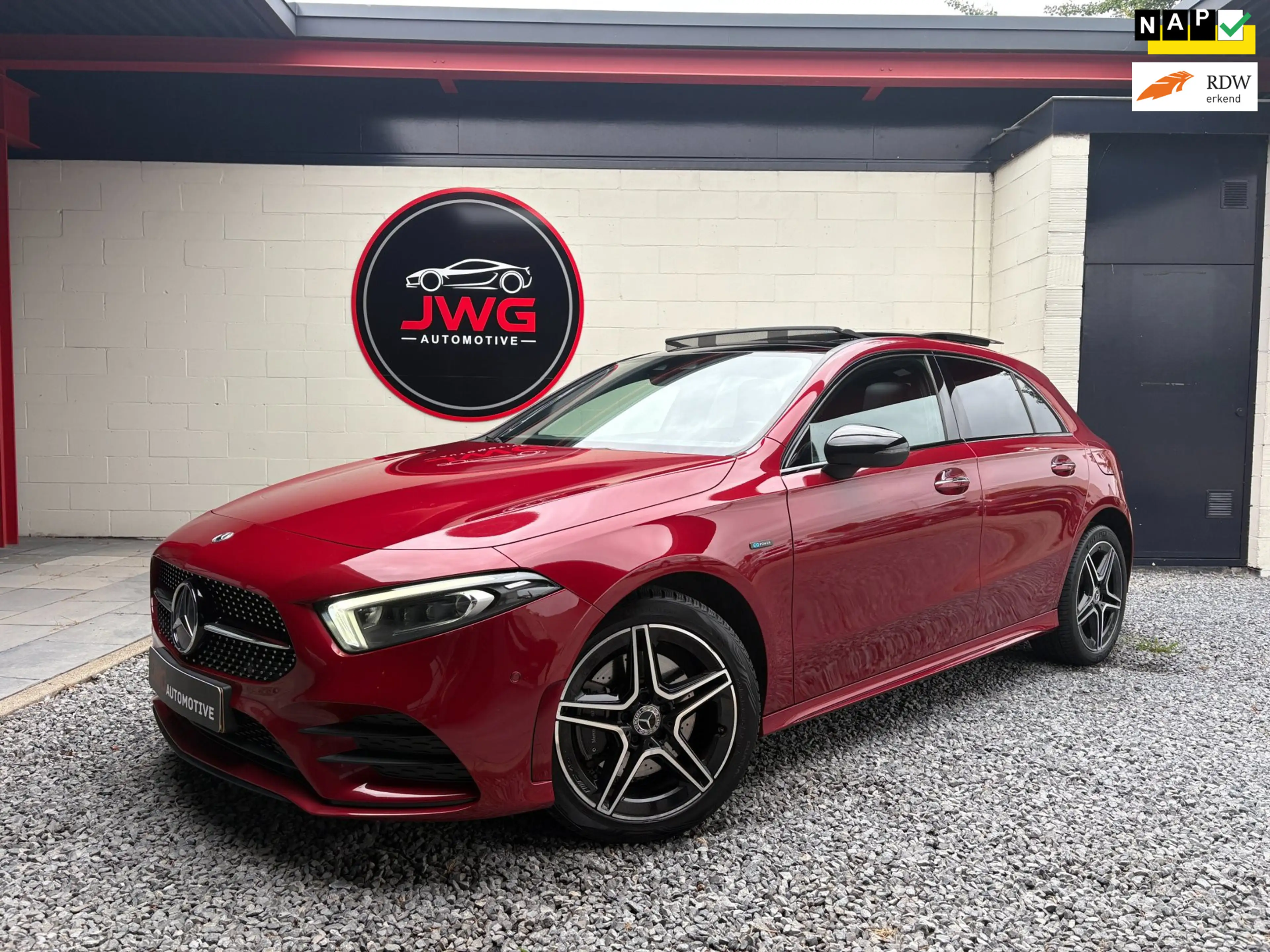 Mercedes-Benz A 250 e AMG Pano/Keyless/Sfeer/Memory