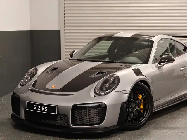Porsche 991 GT2 RS WEISSACH-PAKET | 2512 KM | DEUTSCH