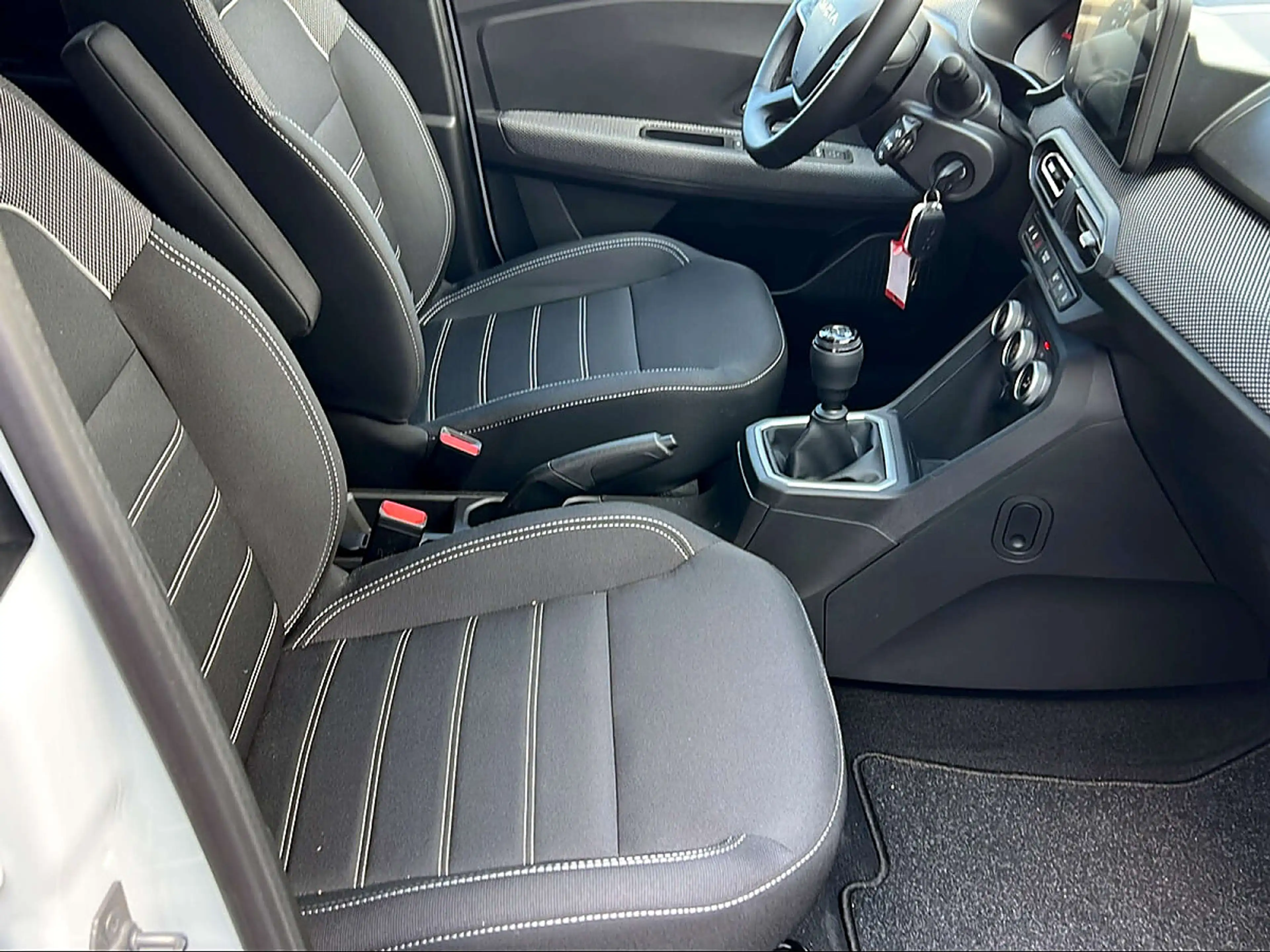 Dacia Jogger Expression TCe 110 — photo 13